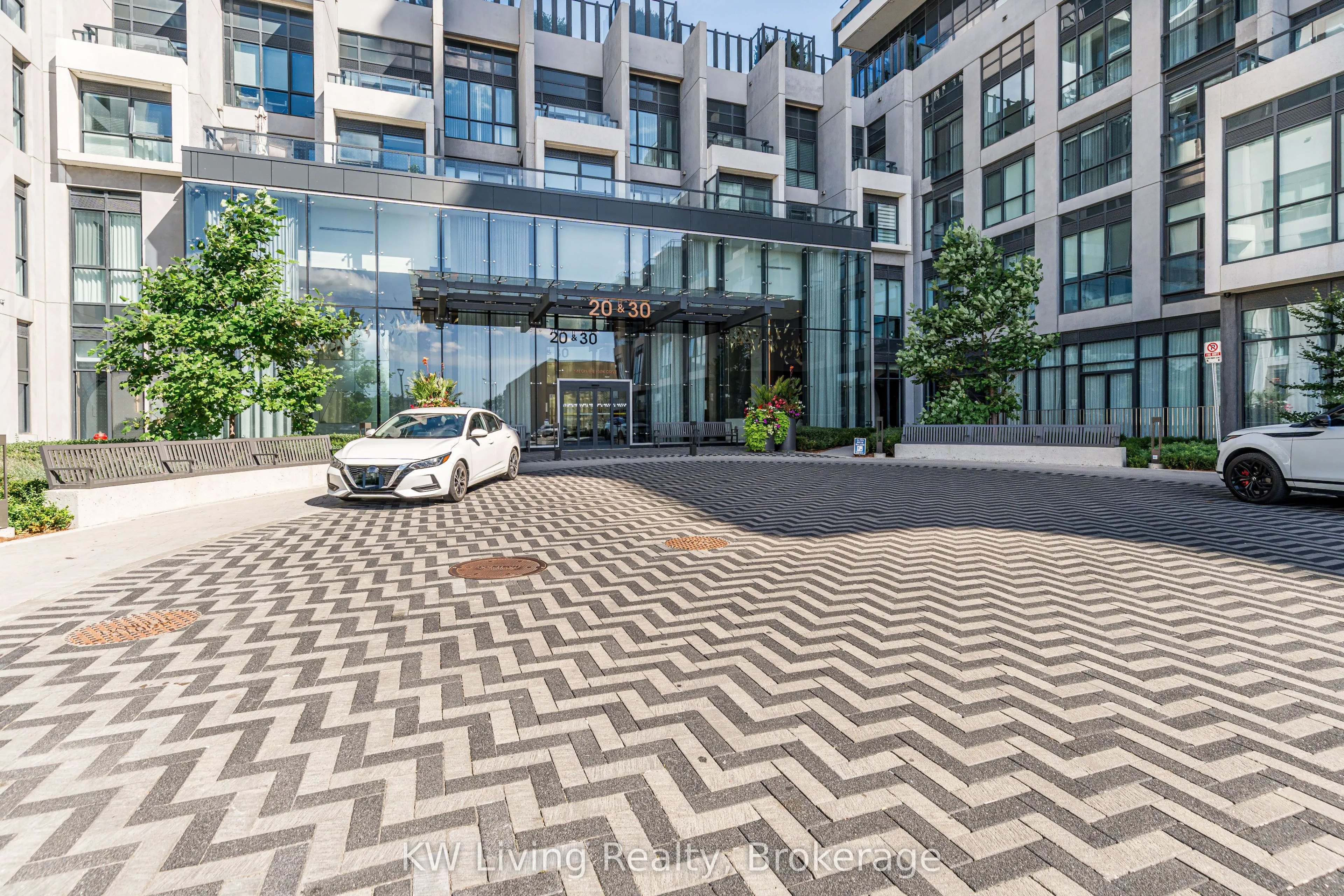 20 Inn On The Park Drive #PH33
