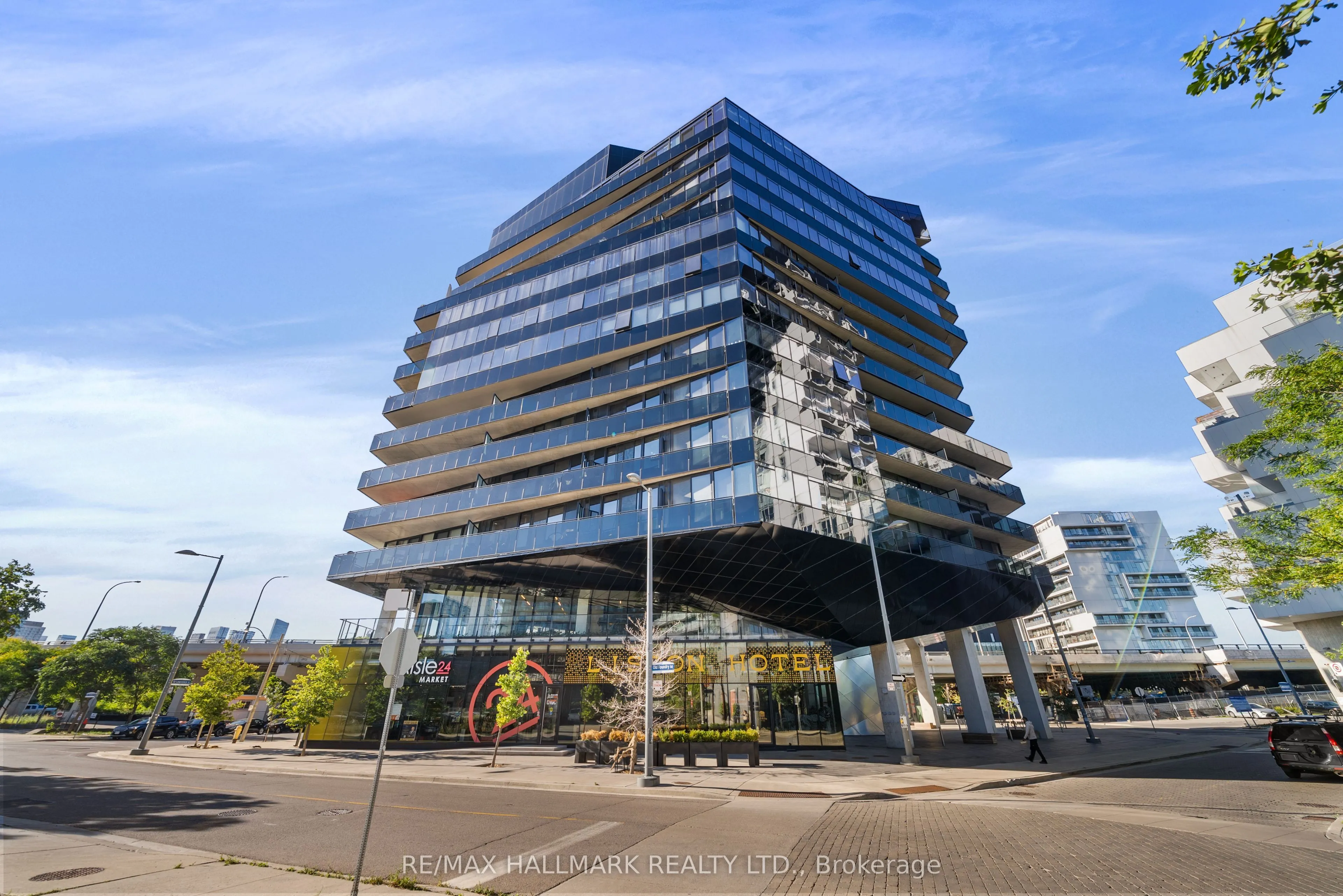 21 Lawren Harris Square #709