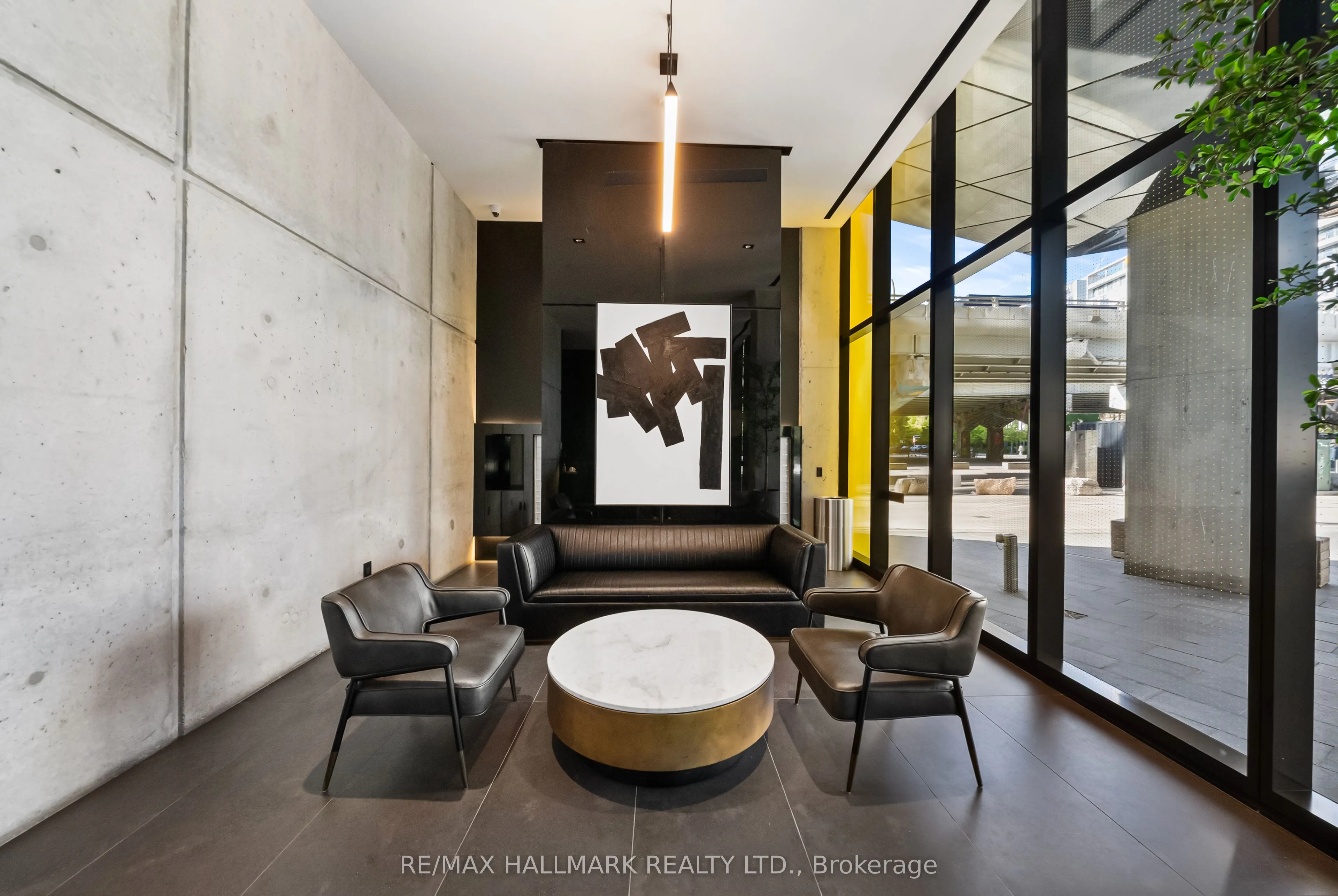 21 Lawren Harris Square #709