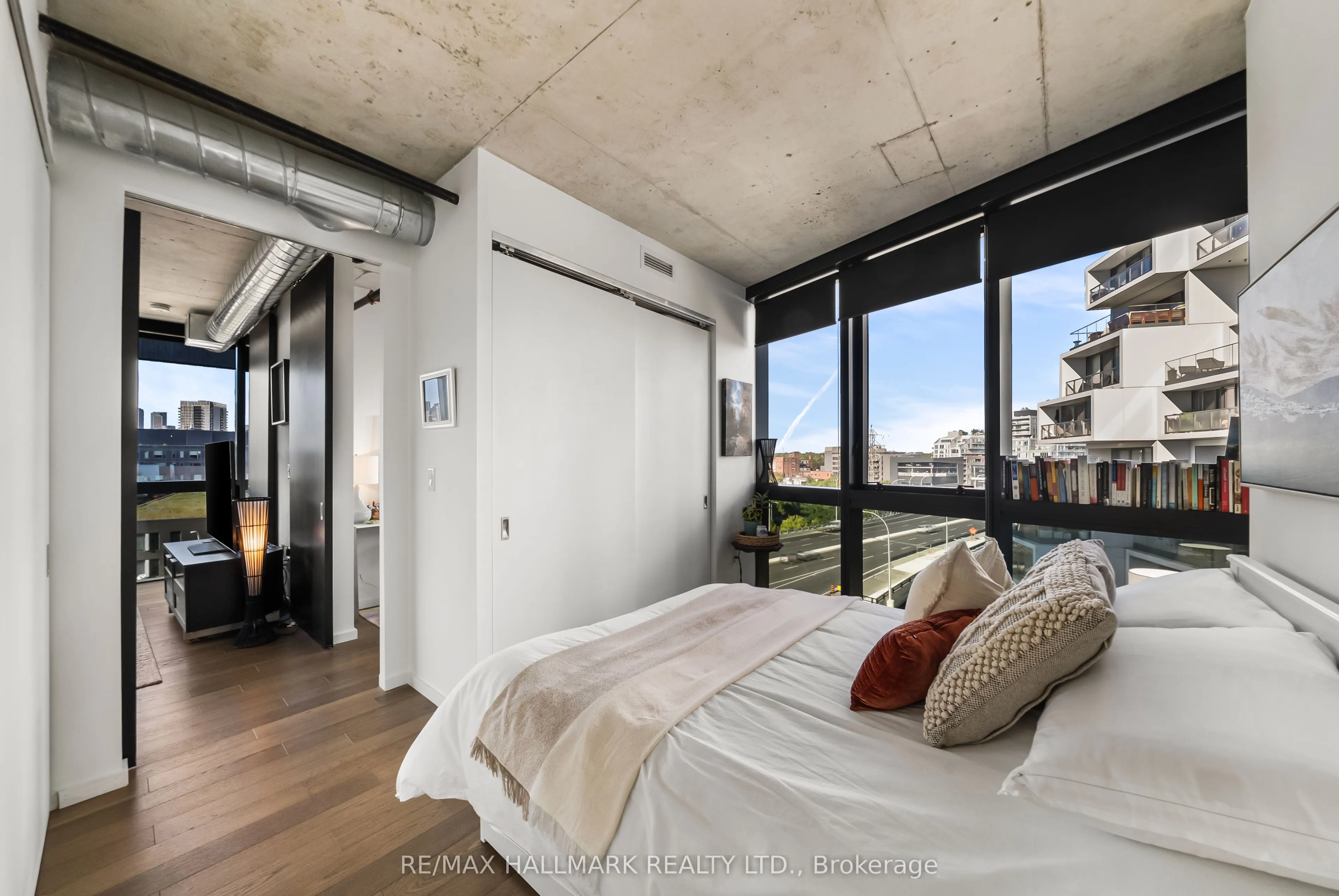 21 Lawren Harris Square #709