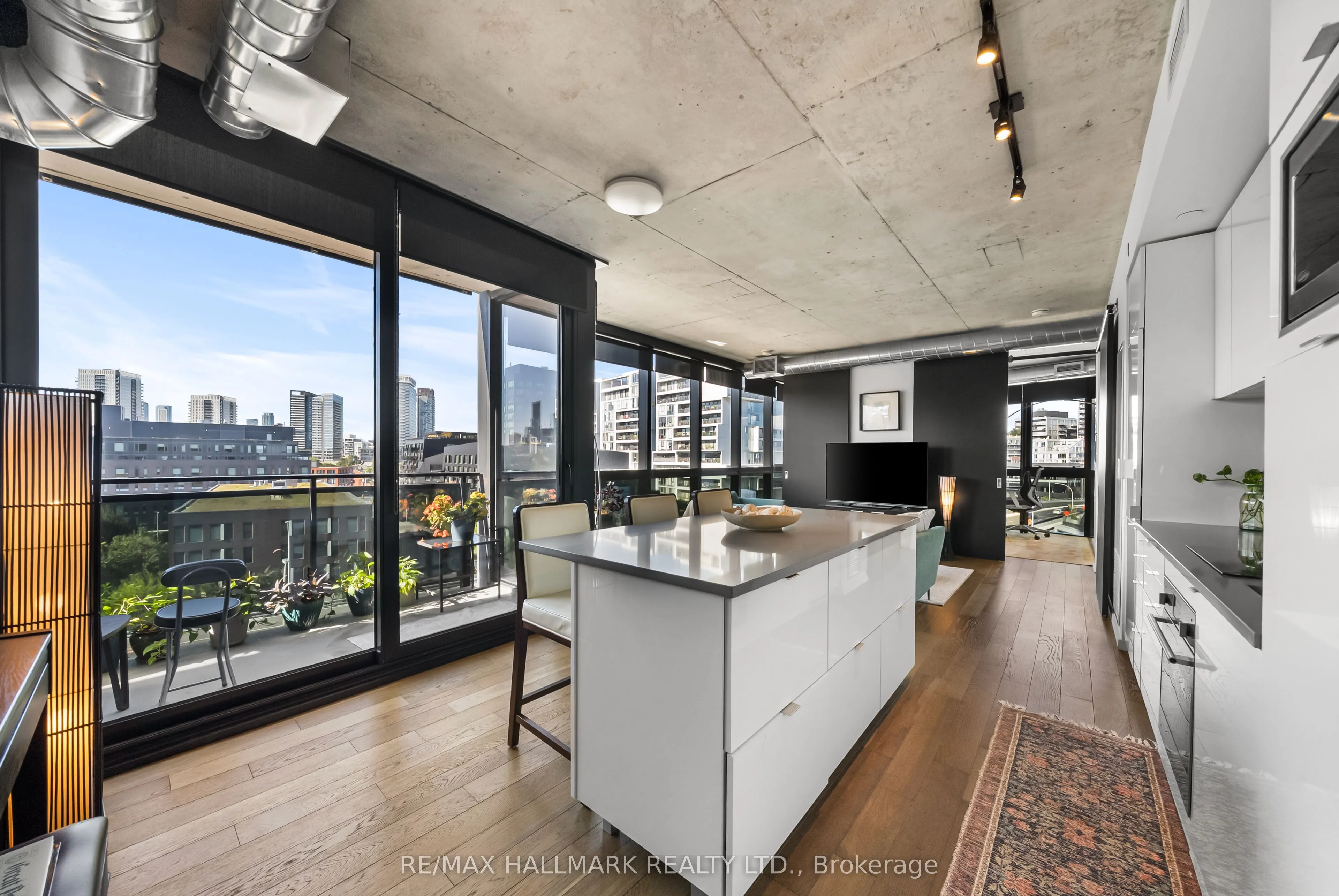 21 Lawren Harris Square #709