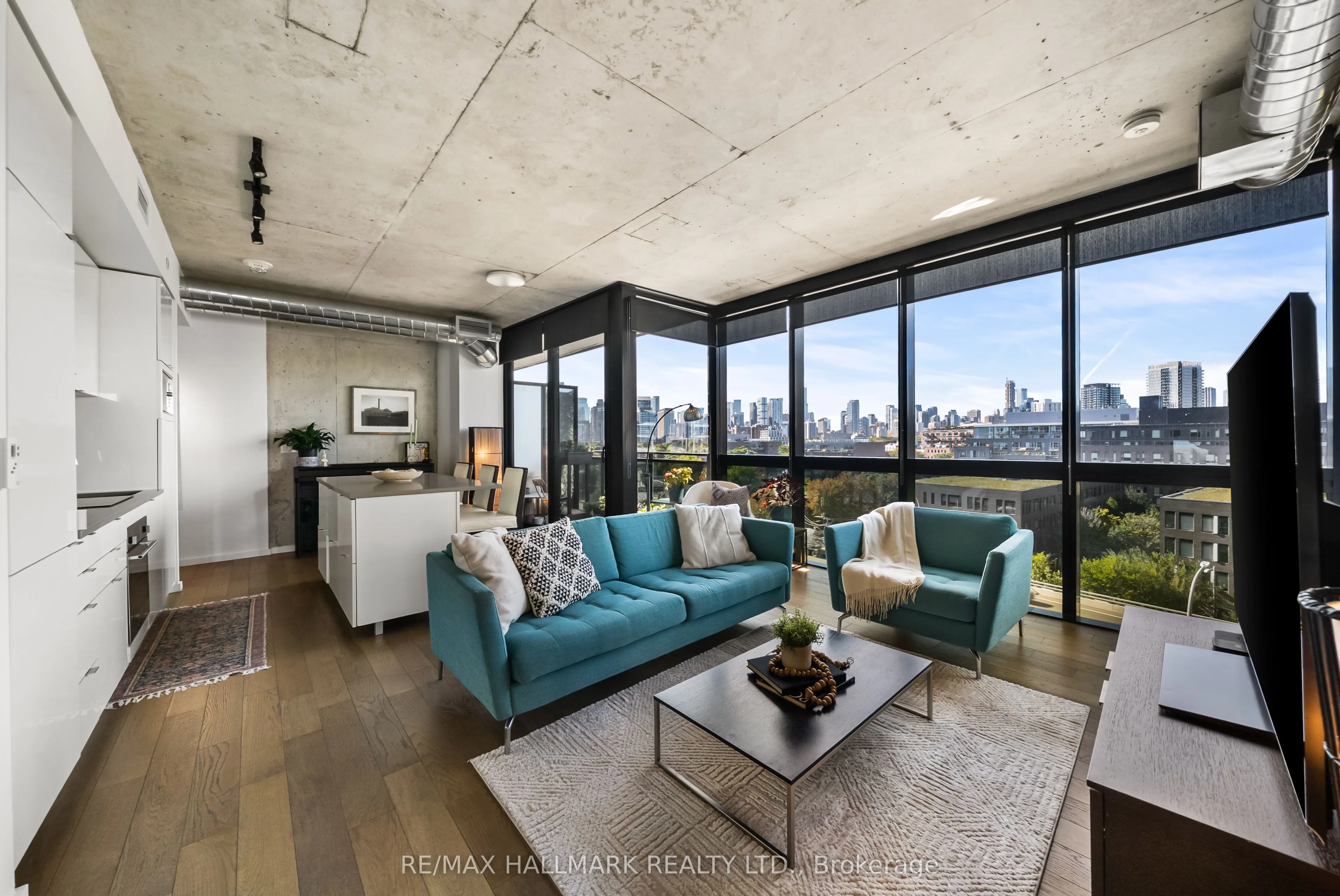 21 Lawren Harris Square #709