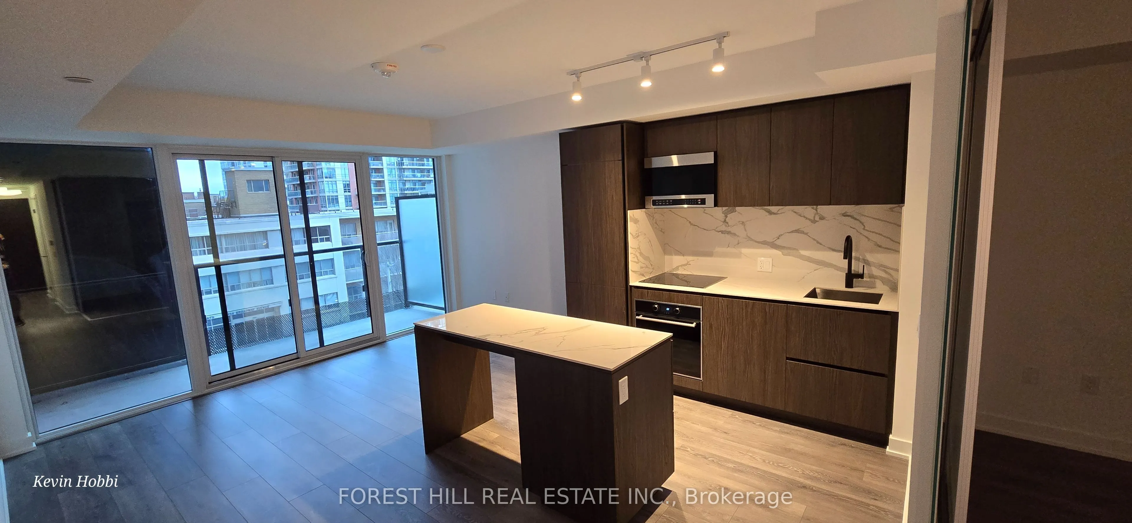 117 Broadway Avenue N #409