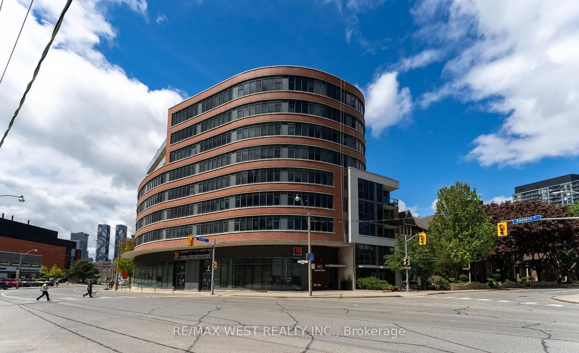 90 Trinity Street #303