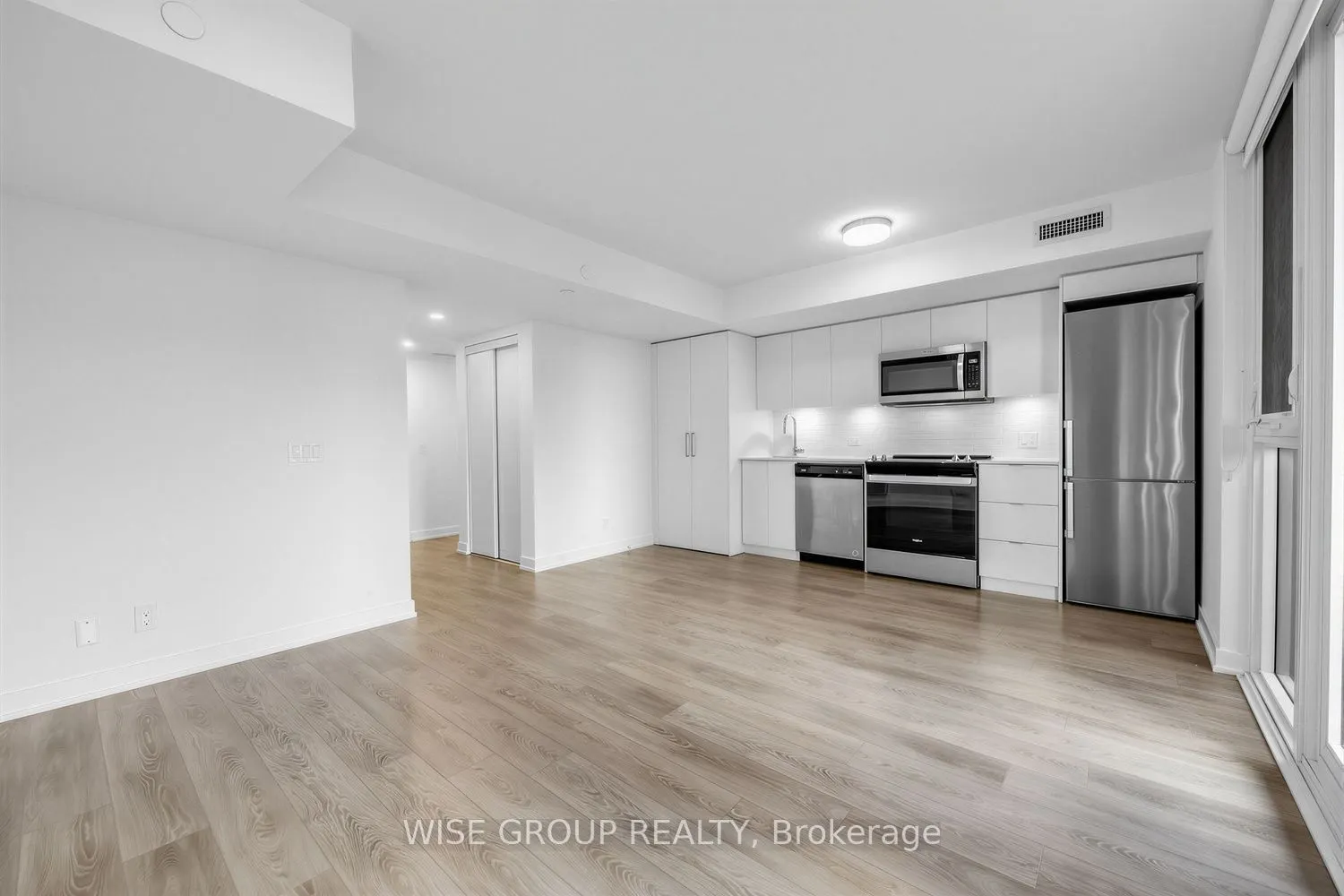 18 Tretti Way #1502