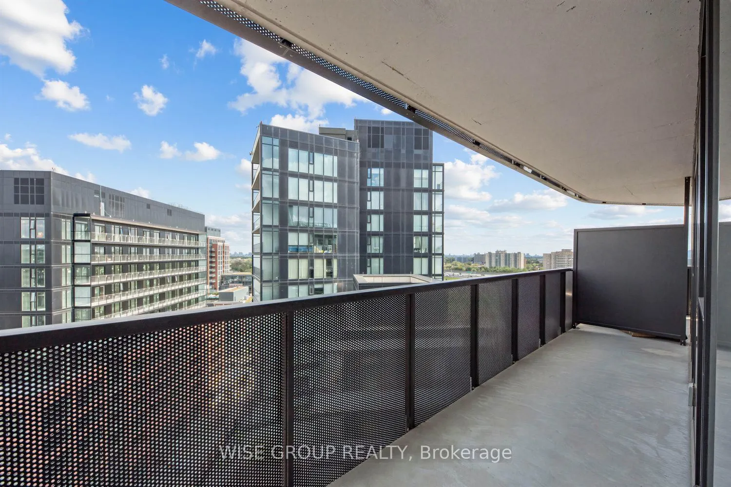 18 Tretti Way #1502