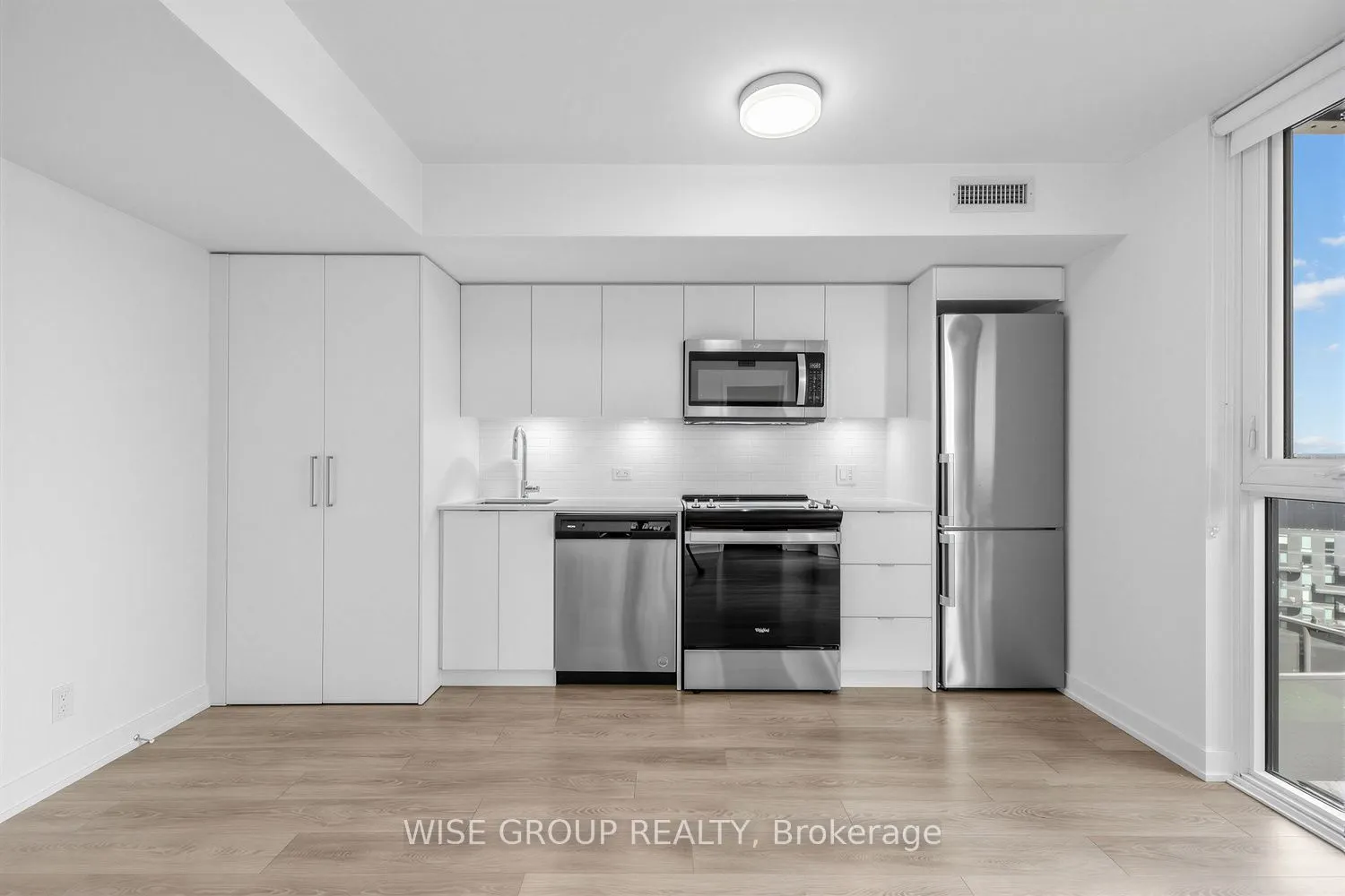 18 Tretti Way #1502