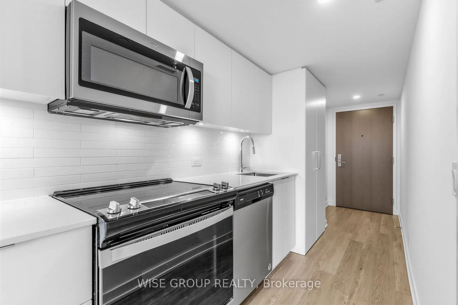 18 Tretti Way #1209