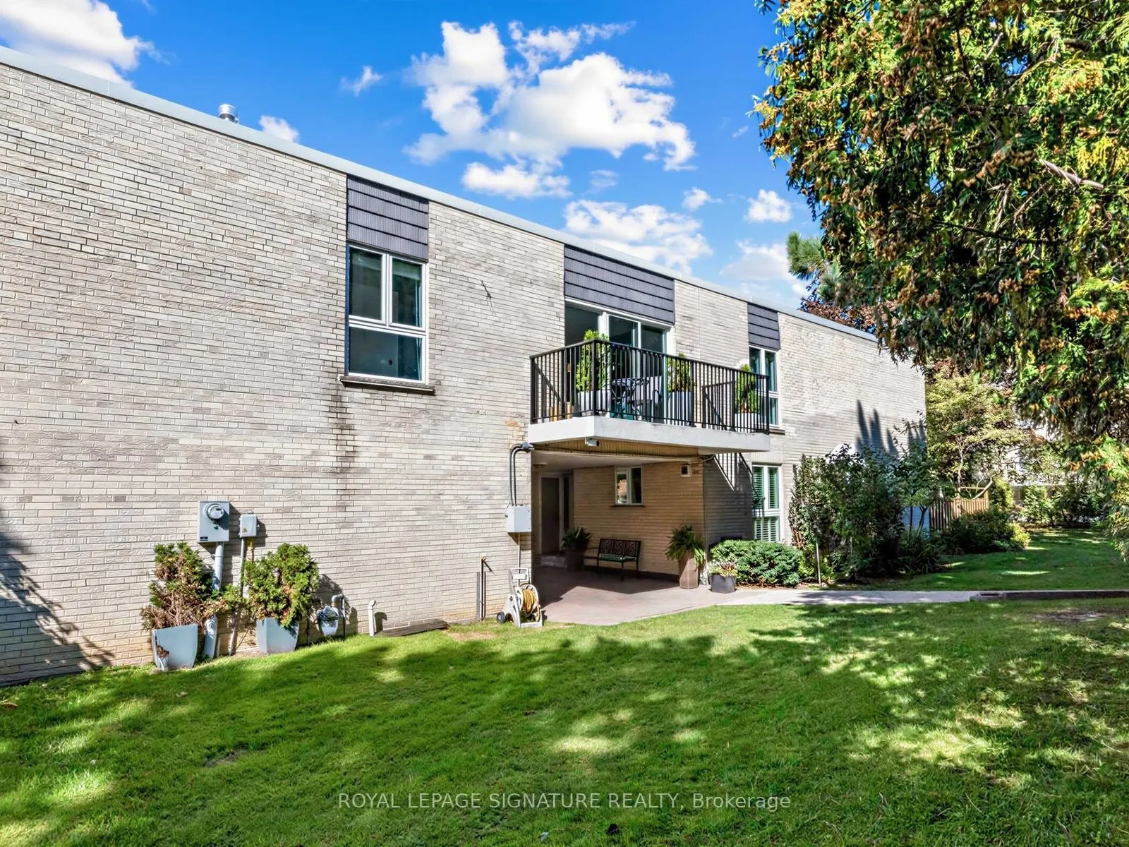25 Proudbank Millway #49