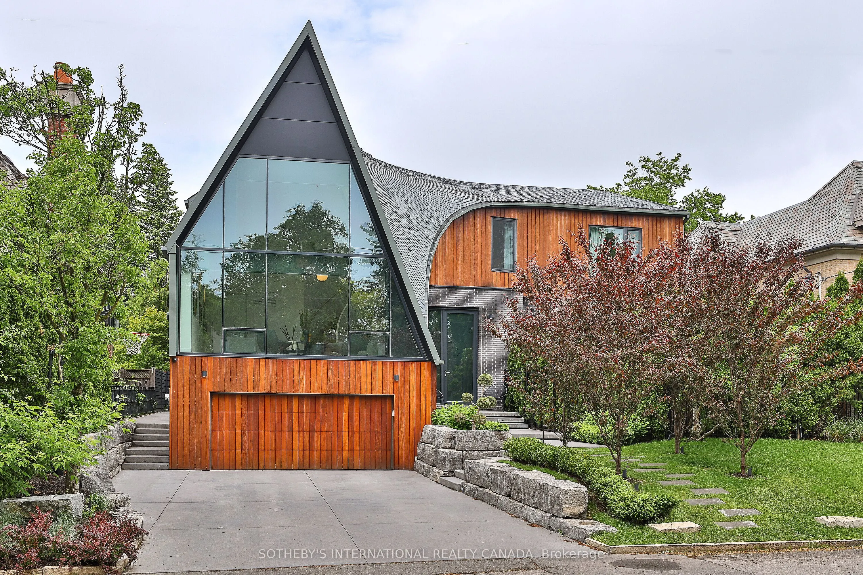 108 Stratford Crescent
