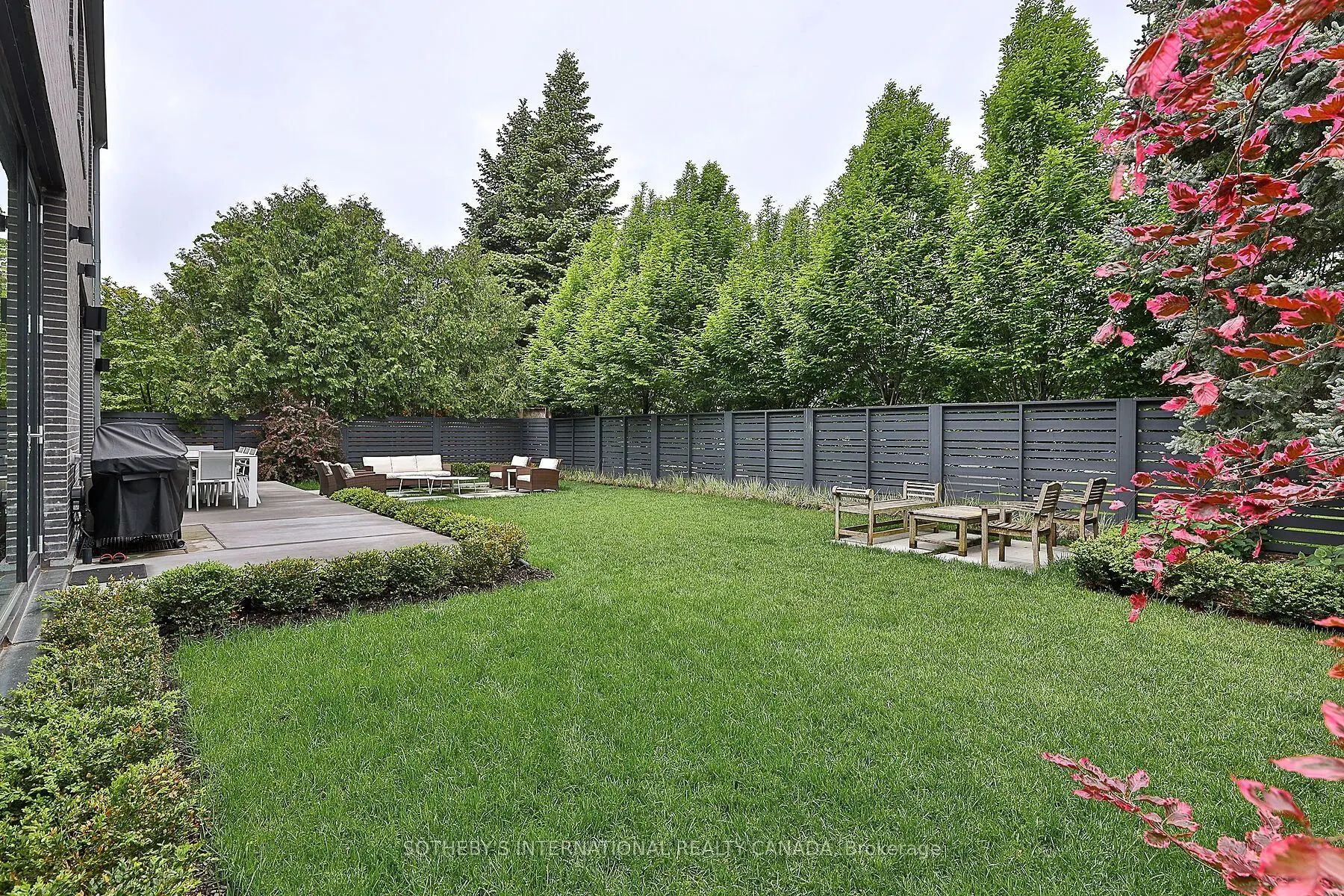 108 Stratford Crescent