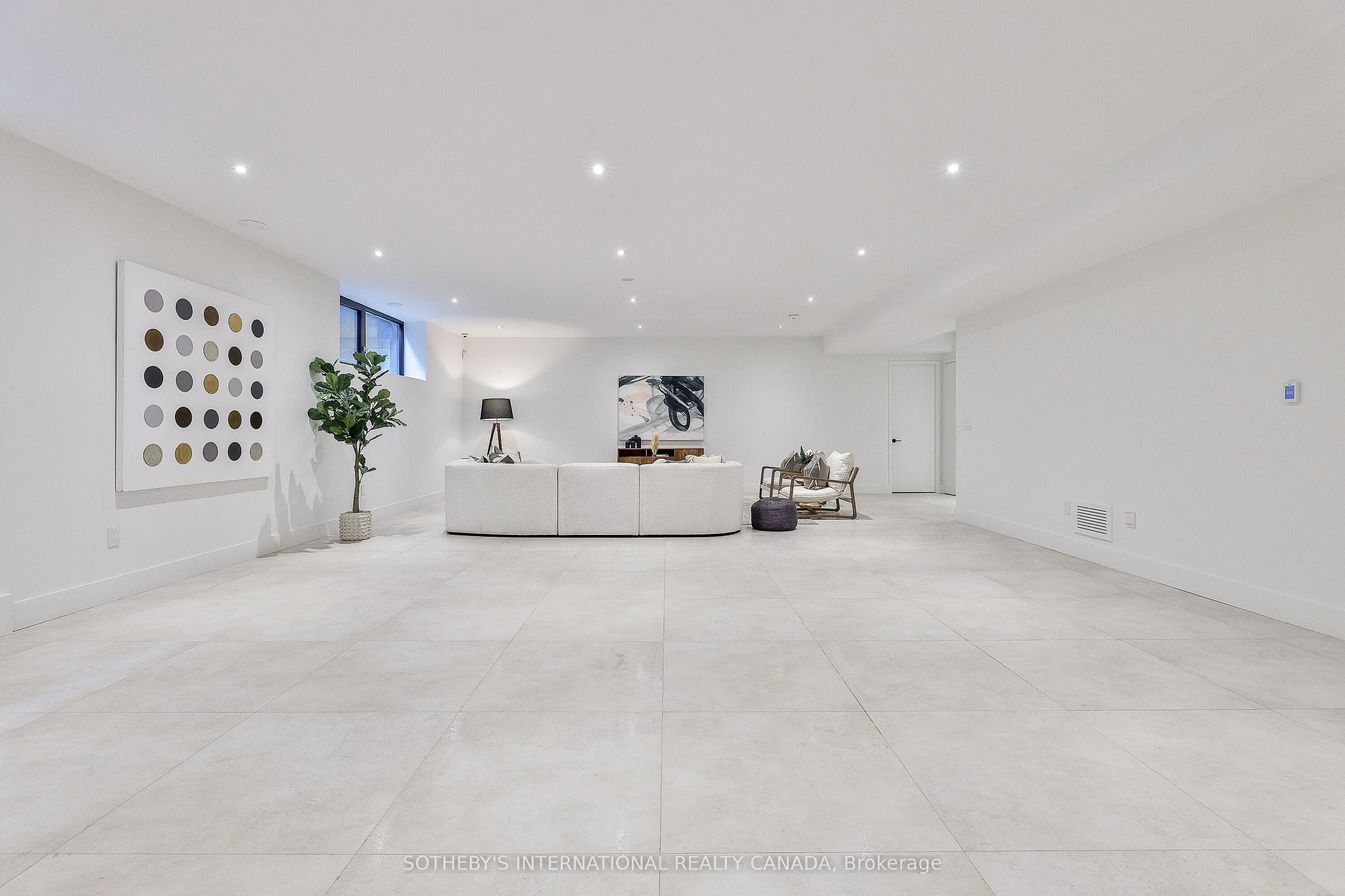 108 Stratford Crescent
