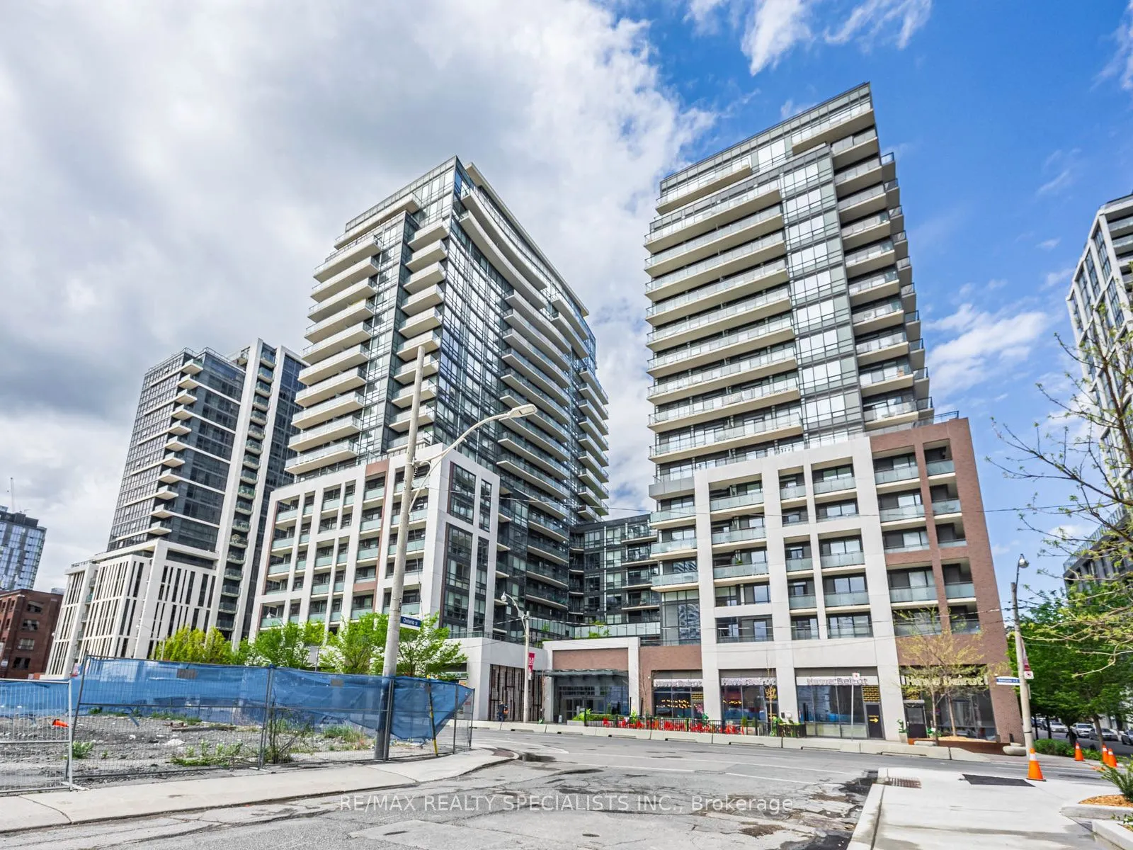 460 Adelaide Street E #1711