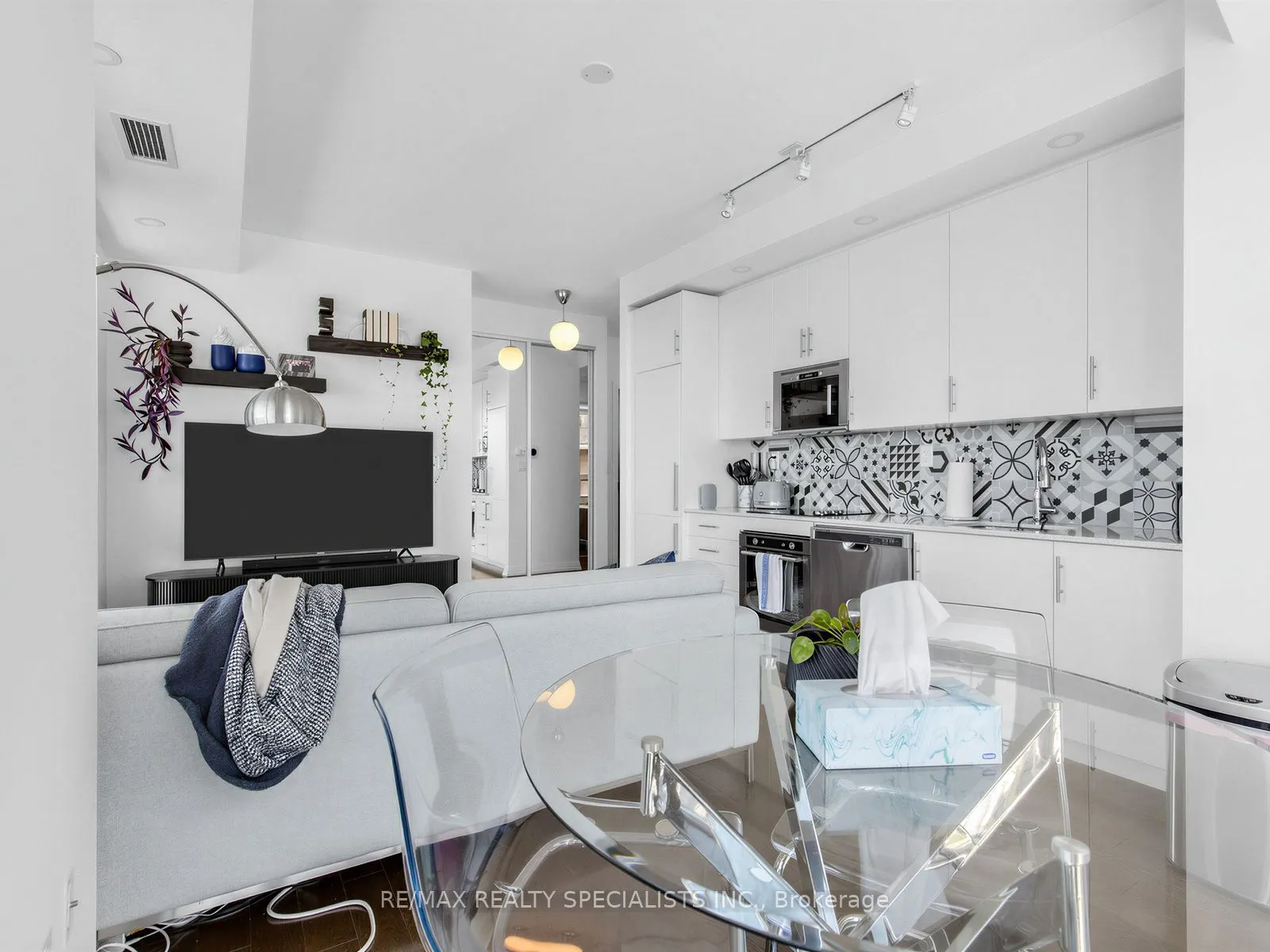 460 Adelaide Street E #1711