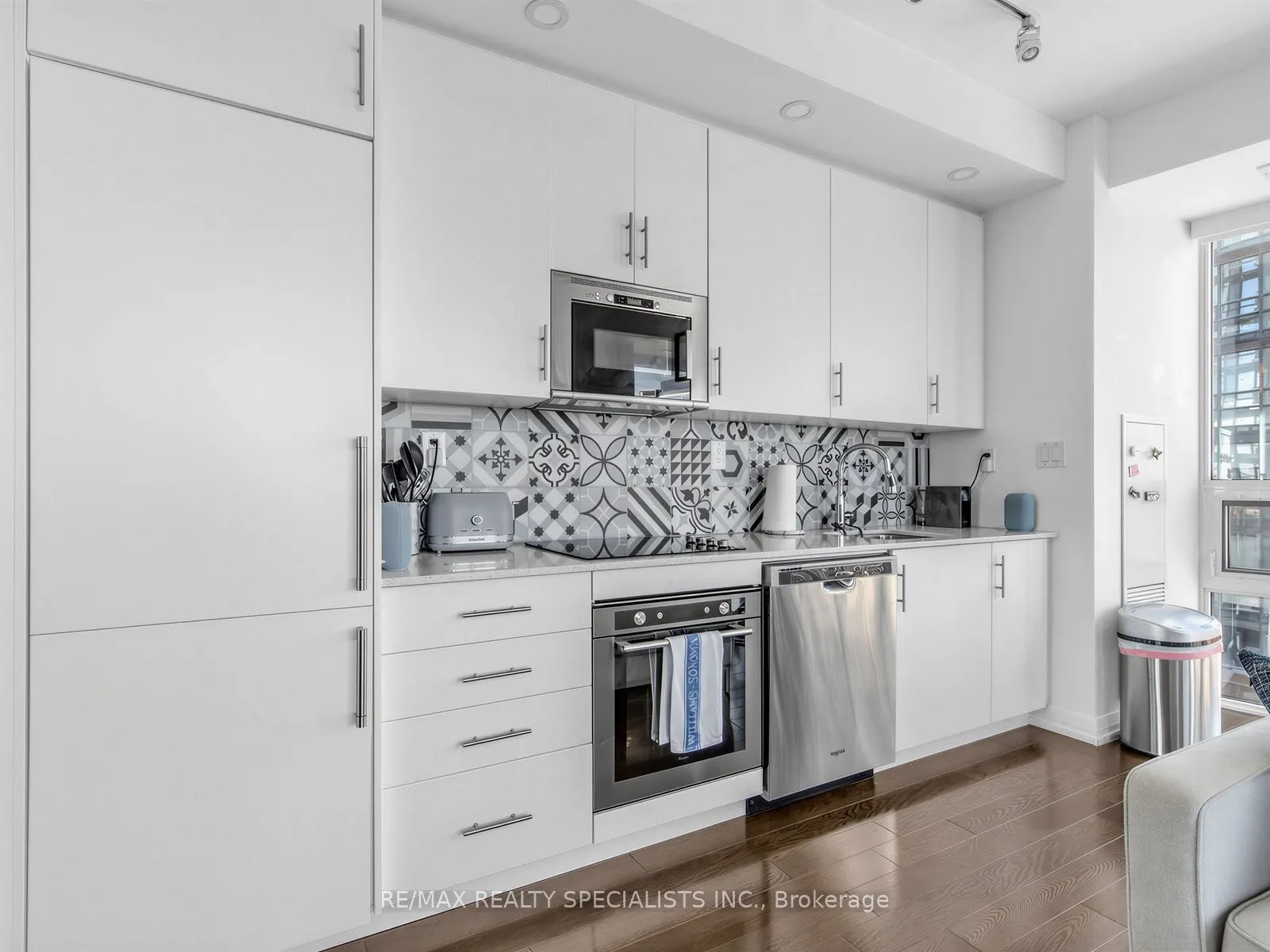 460 Adelaide Street E #1711