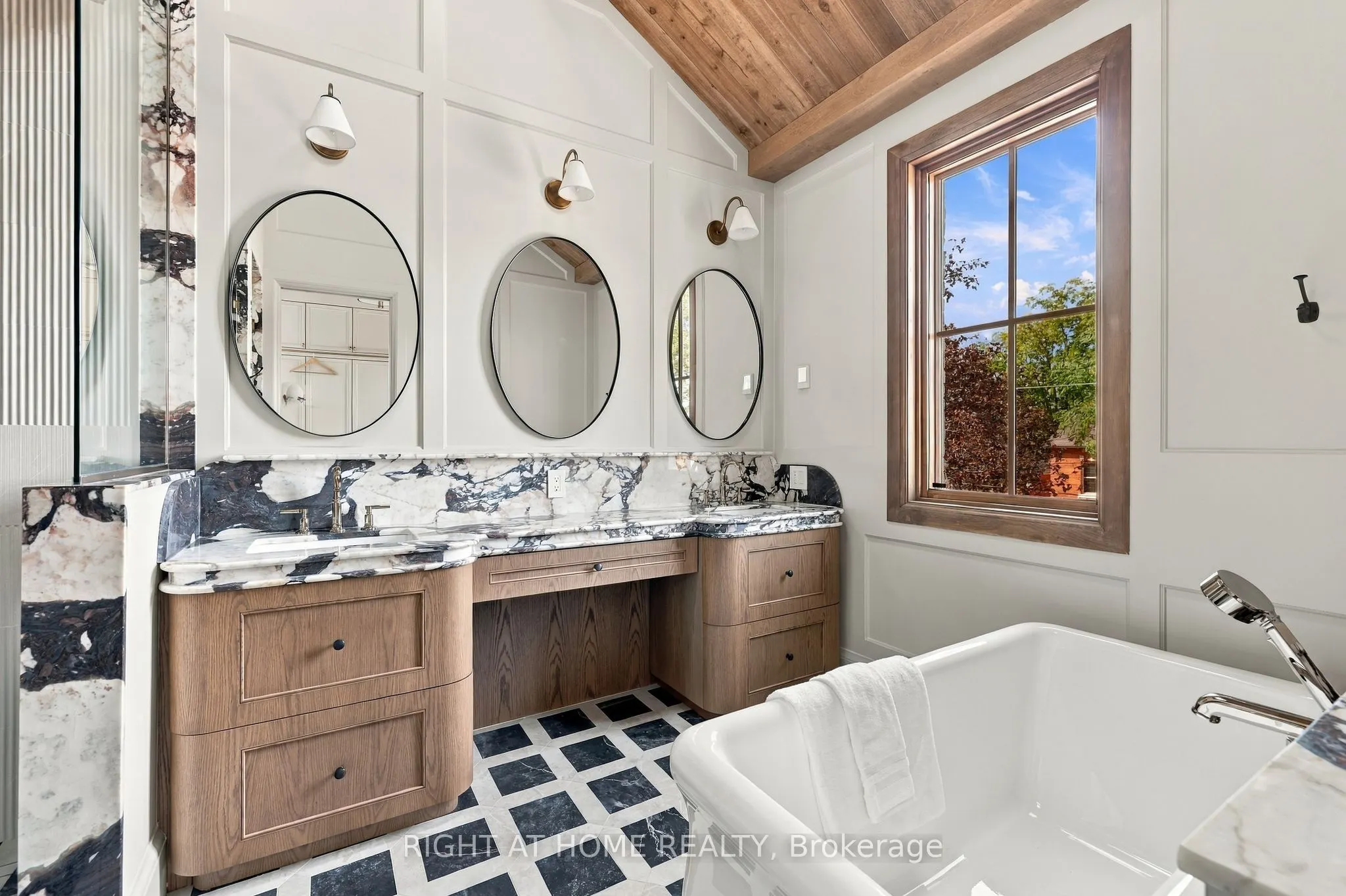 144 Old Orchard Grove