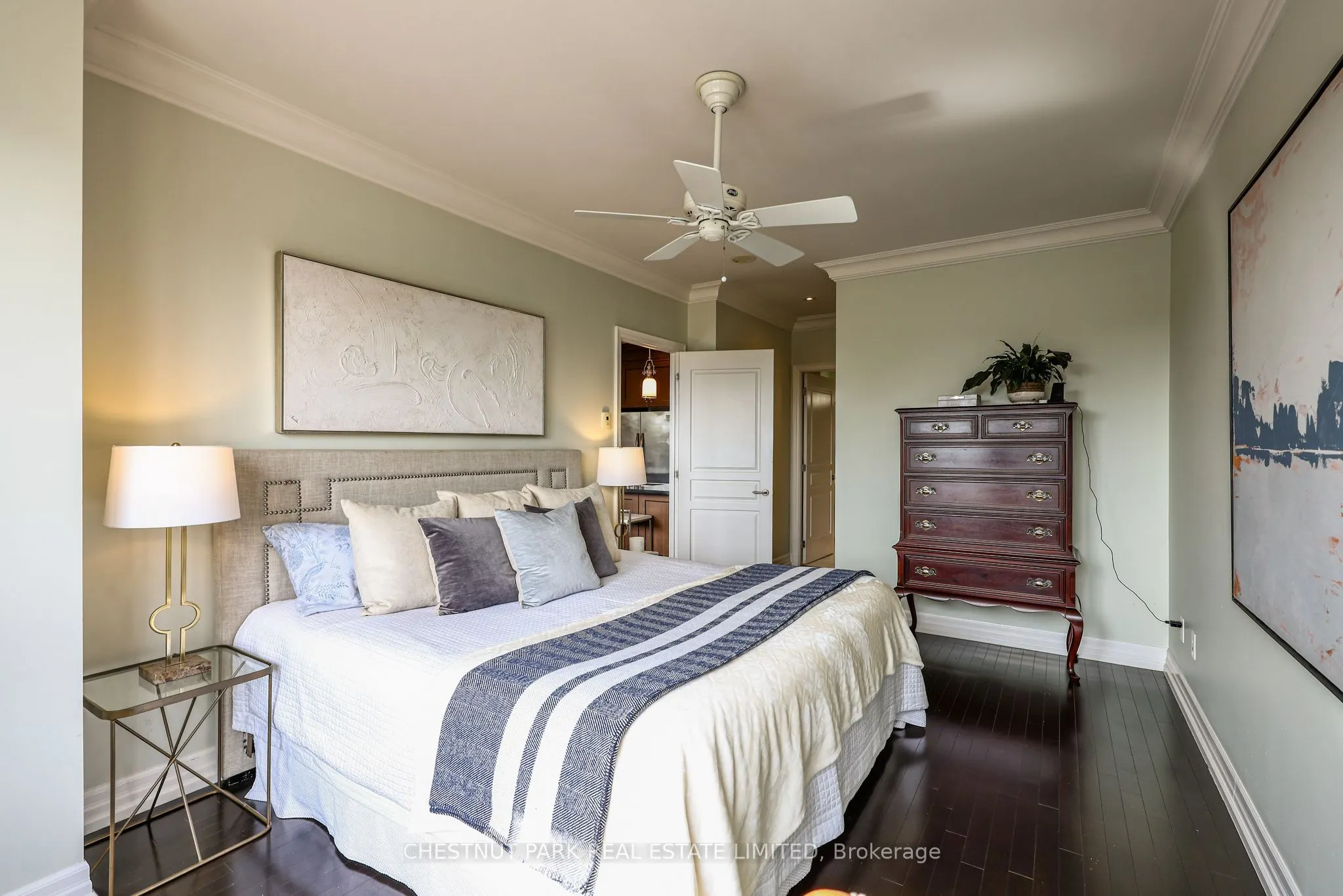 21 Burkebrook Place #517
