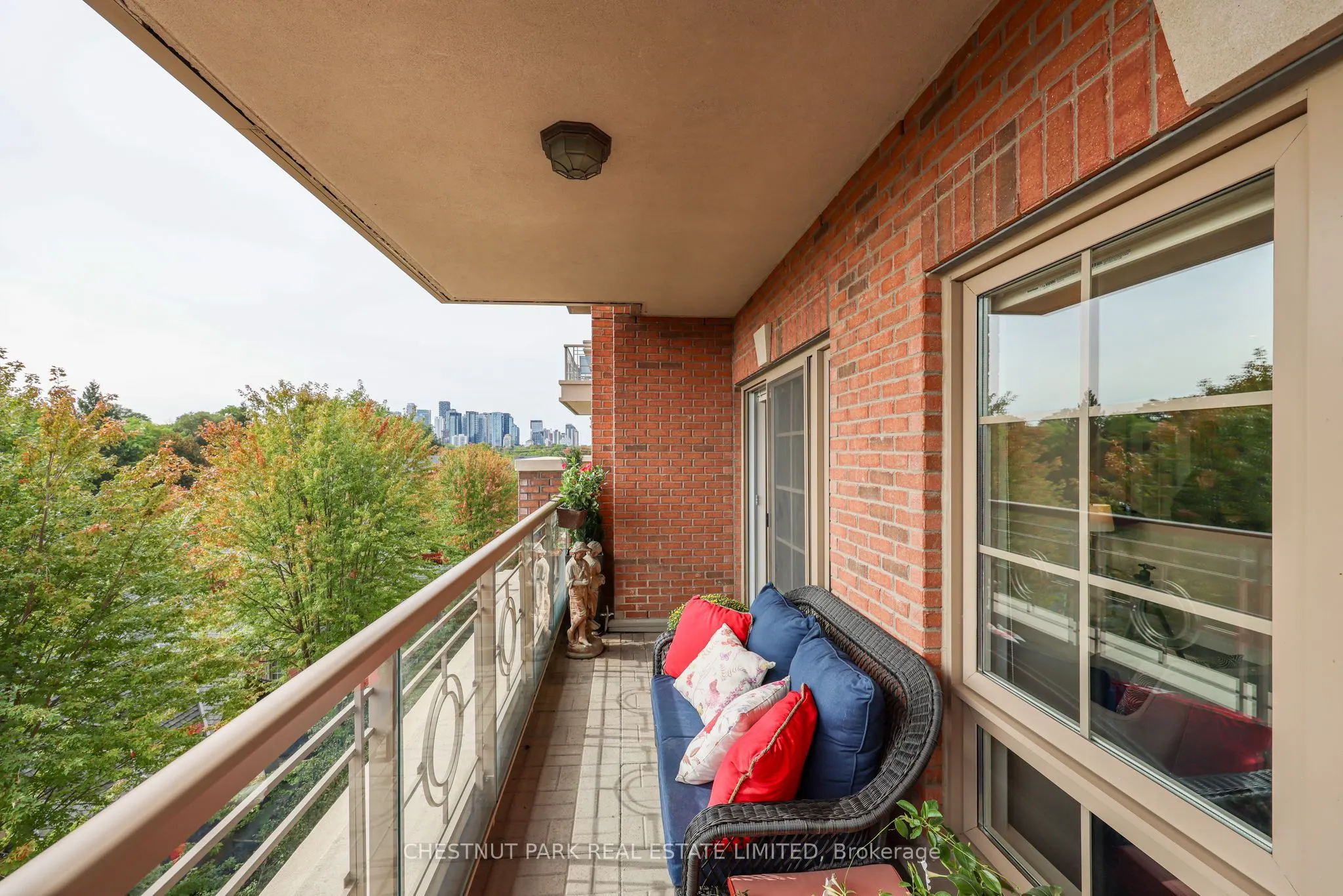 21 Burkebrook Place #517
