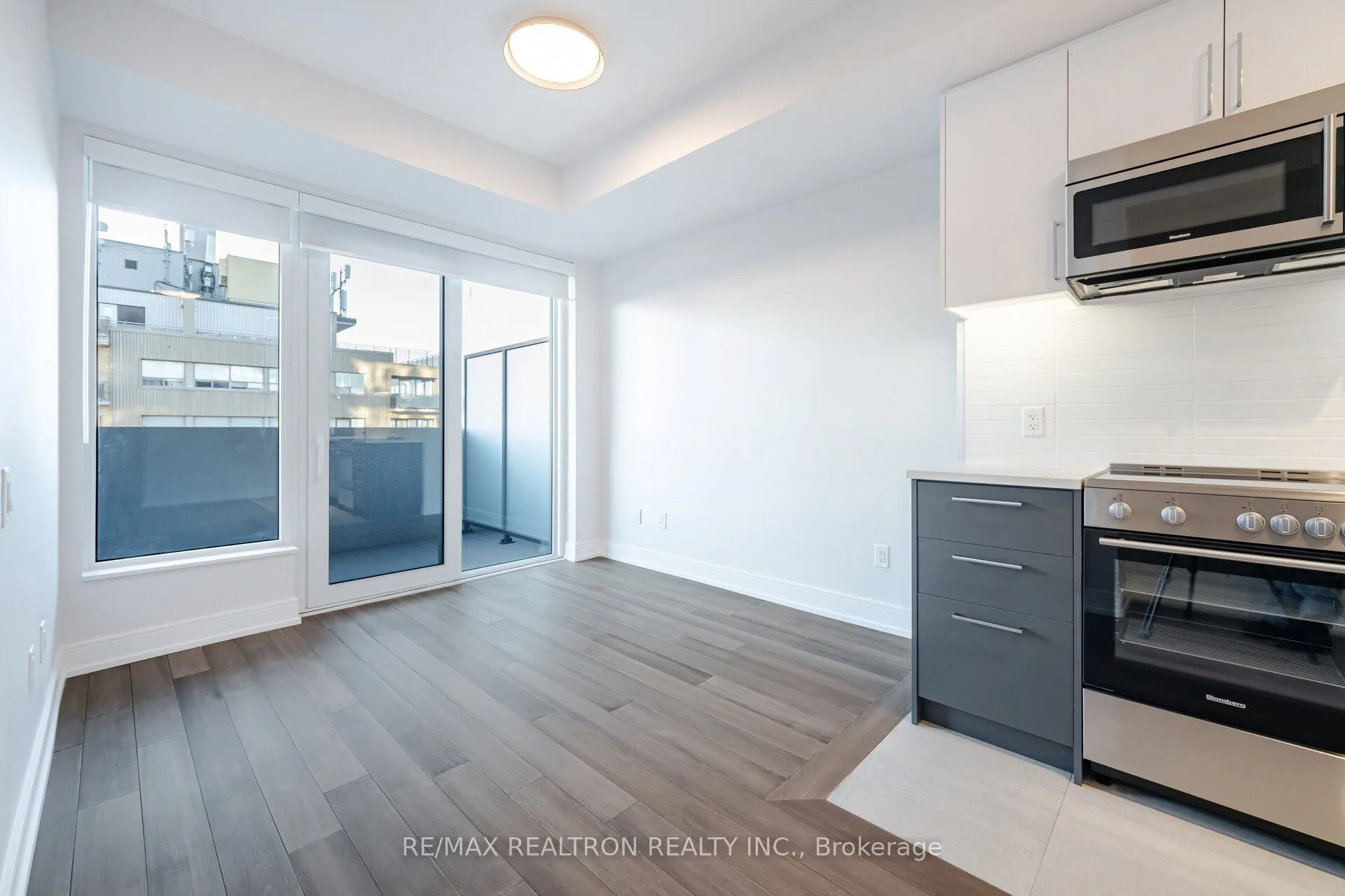 2525 Bathurst Street #905