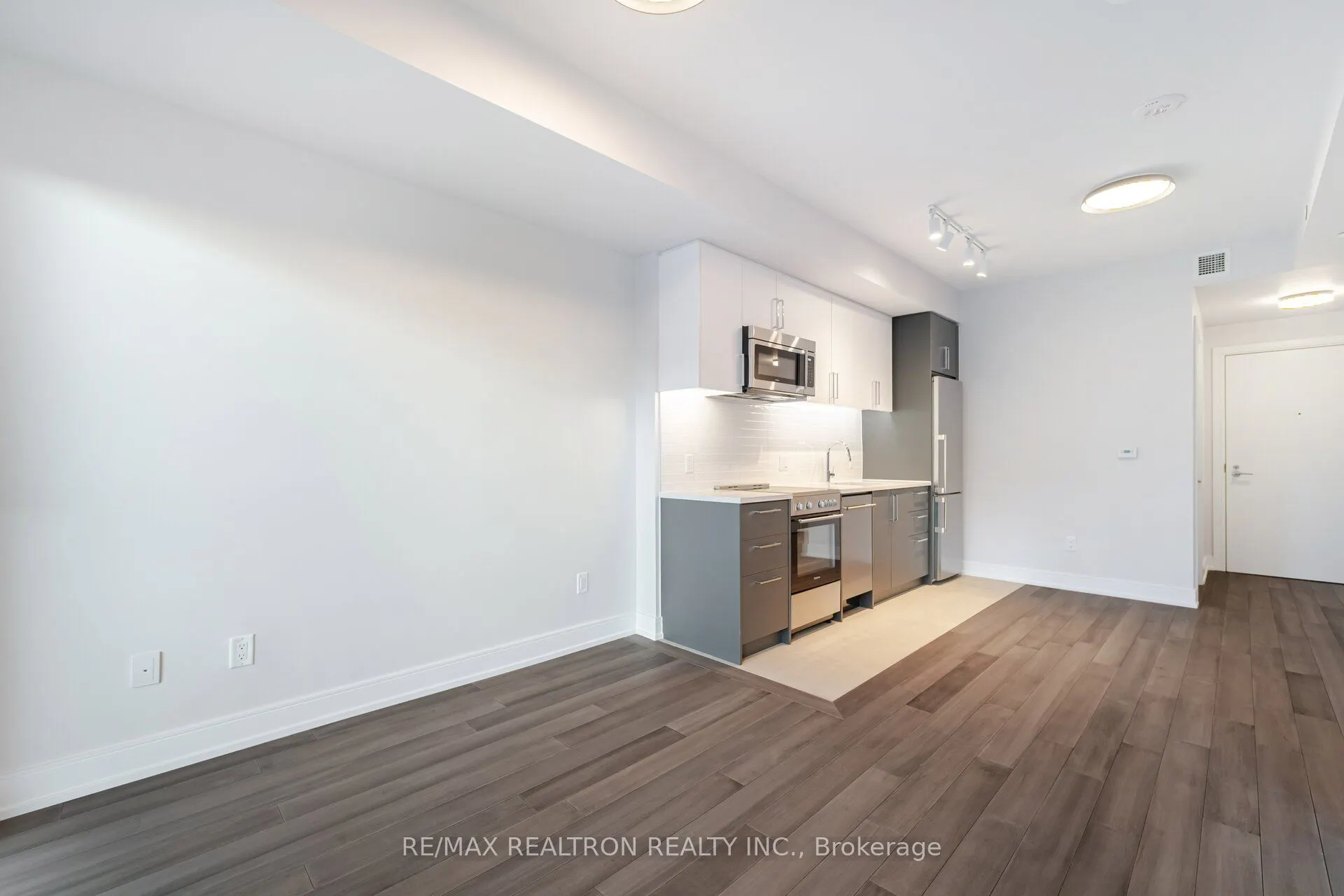 2525 Bathurst Street #905