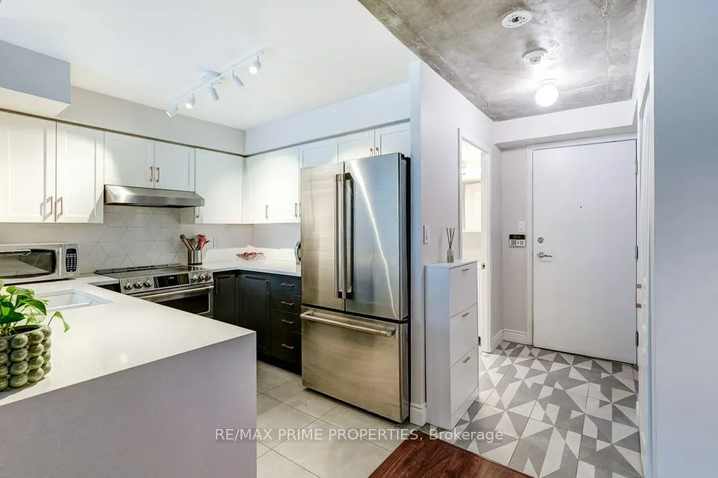 323 Richmond Street #1009