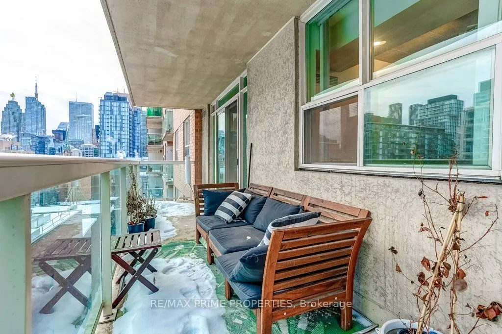 323 Richmond Street #1009