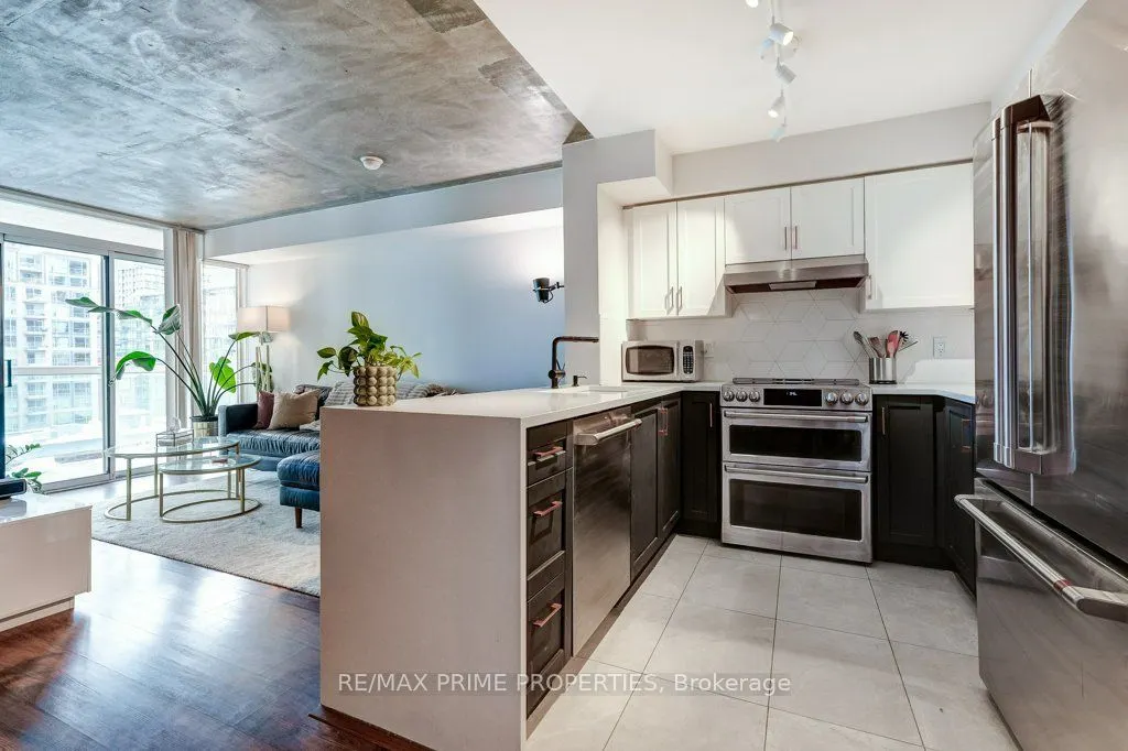 323 Richmond Street #1009
