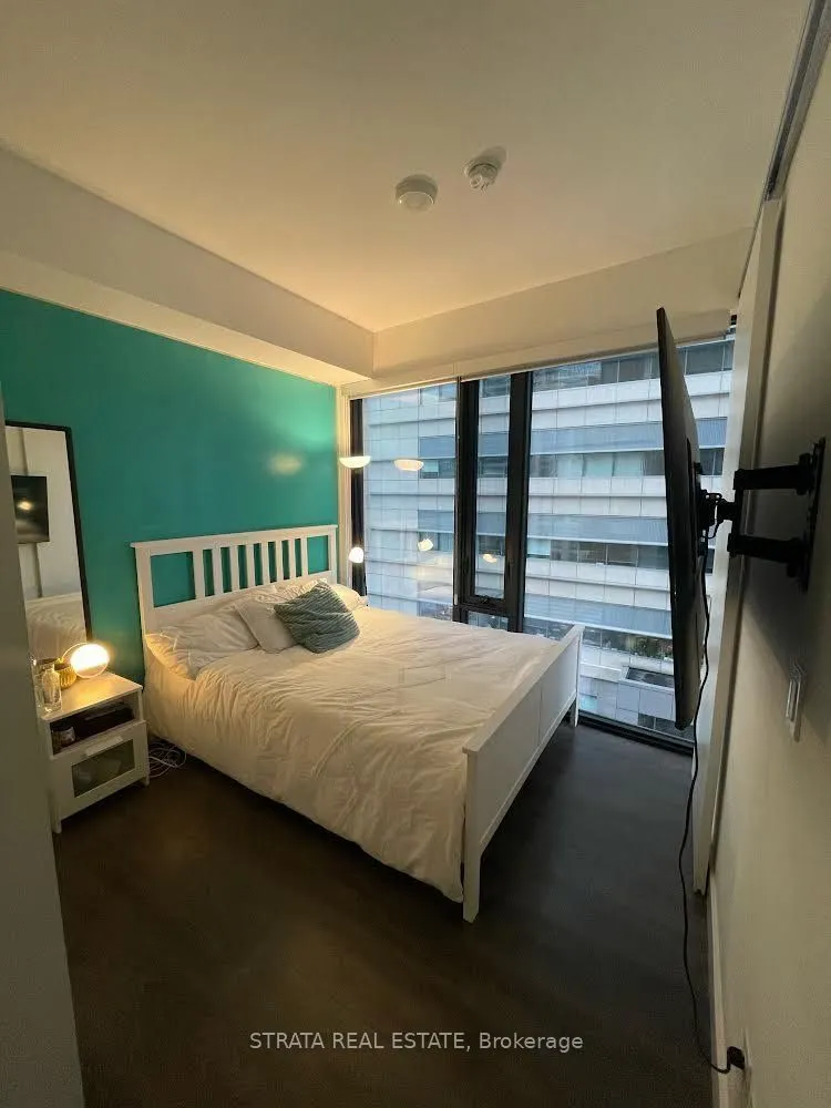 215 Queen Street W #605A