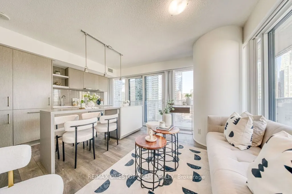88 Harbour Street #2104