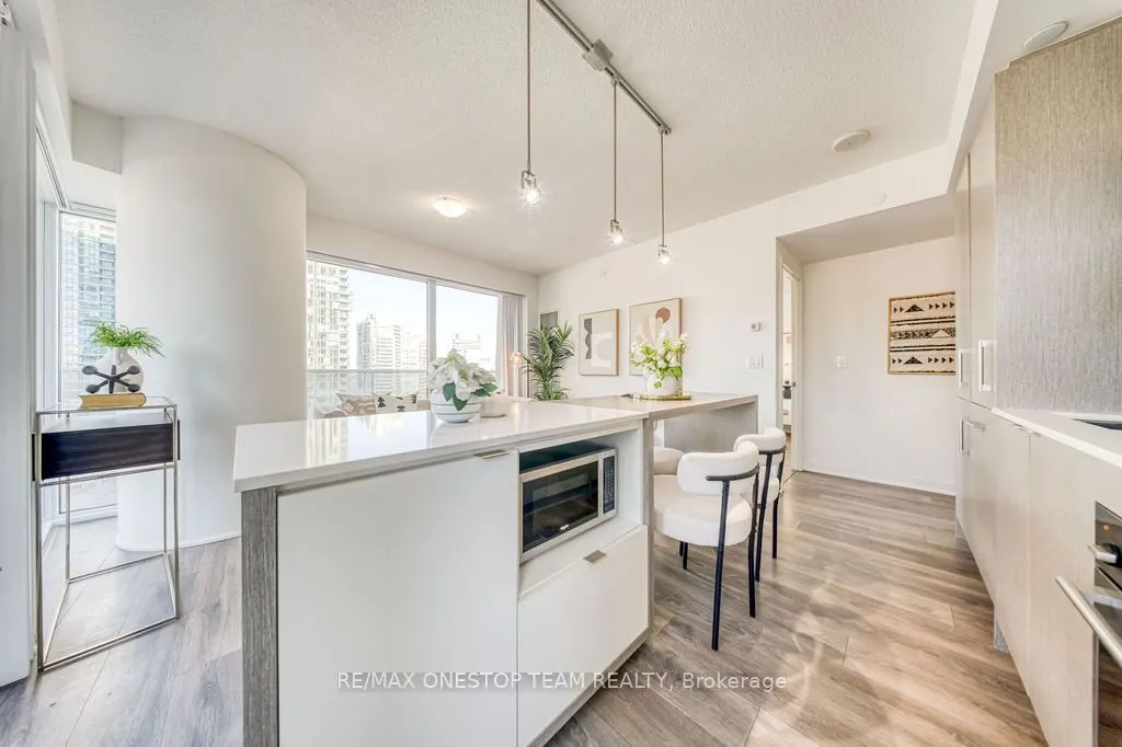 88 Harbour Street #2104