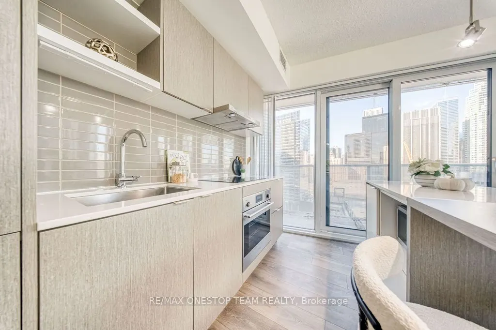 88 Harbour Street #2104
