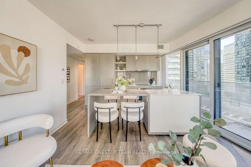 88 Harbour Street #2104