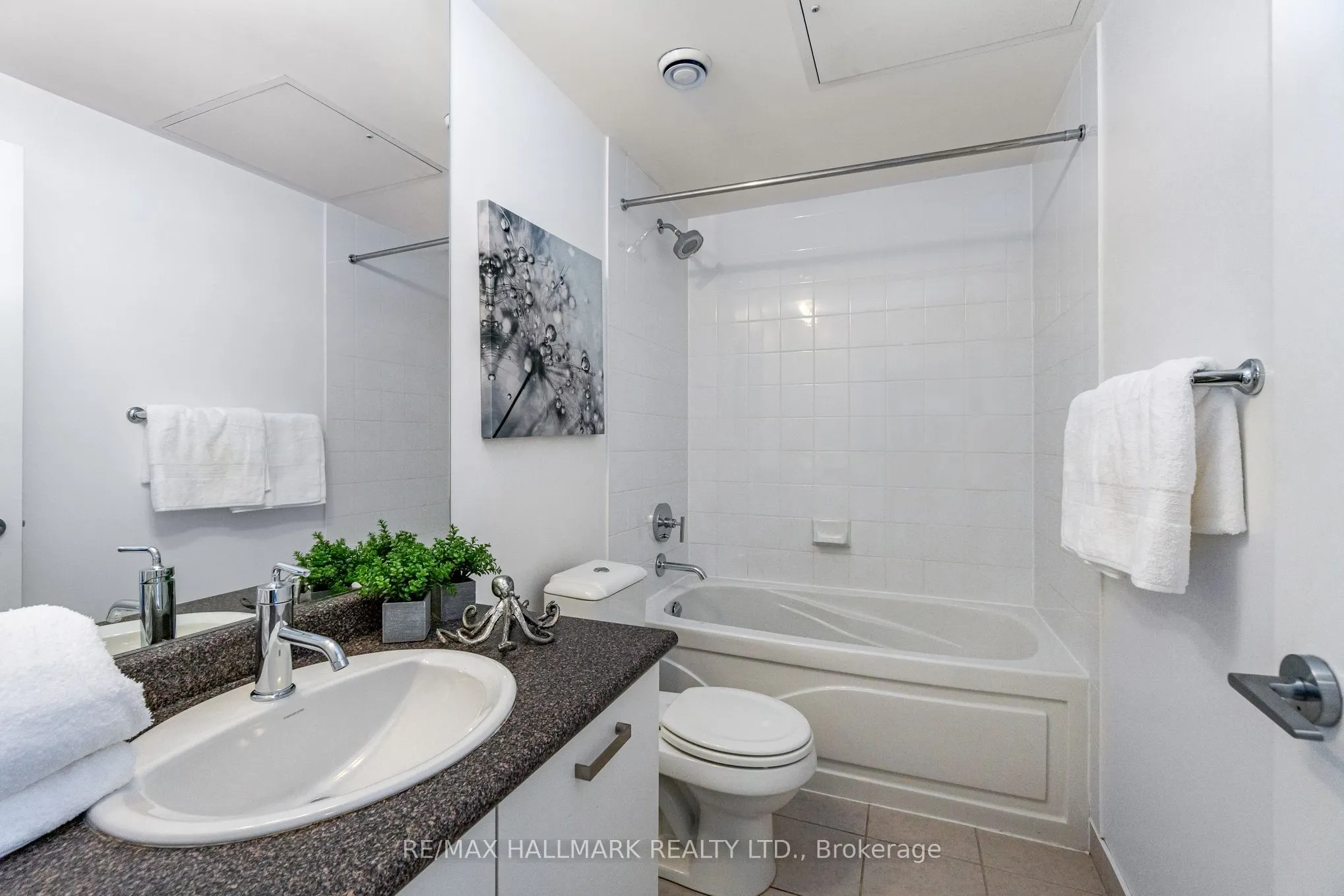 832 Bay Street #2307