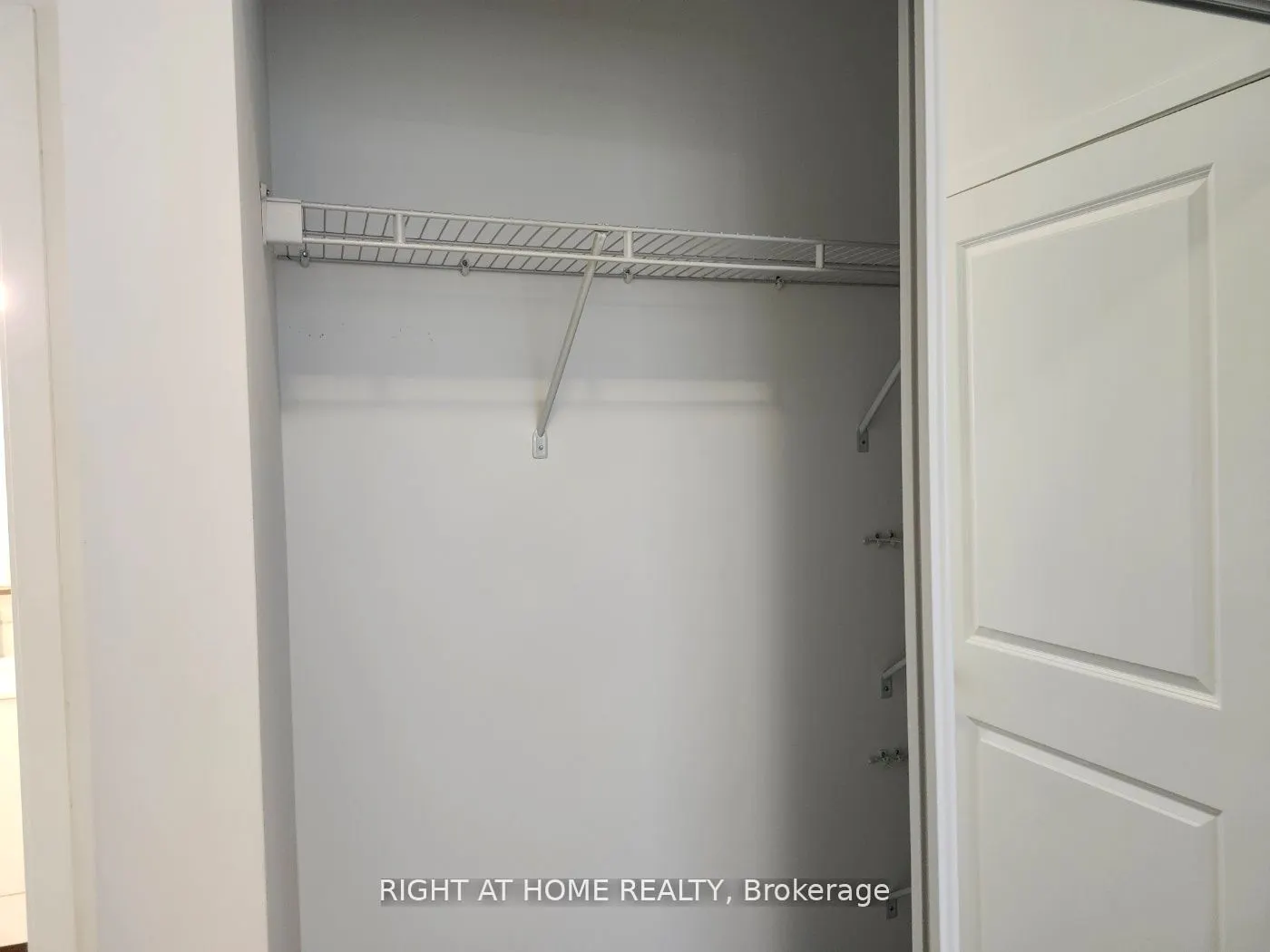 543 Richmond Street W #221