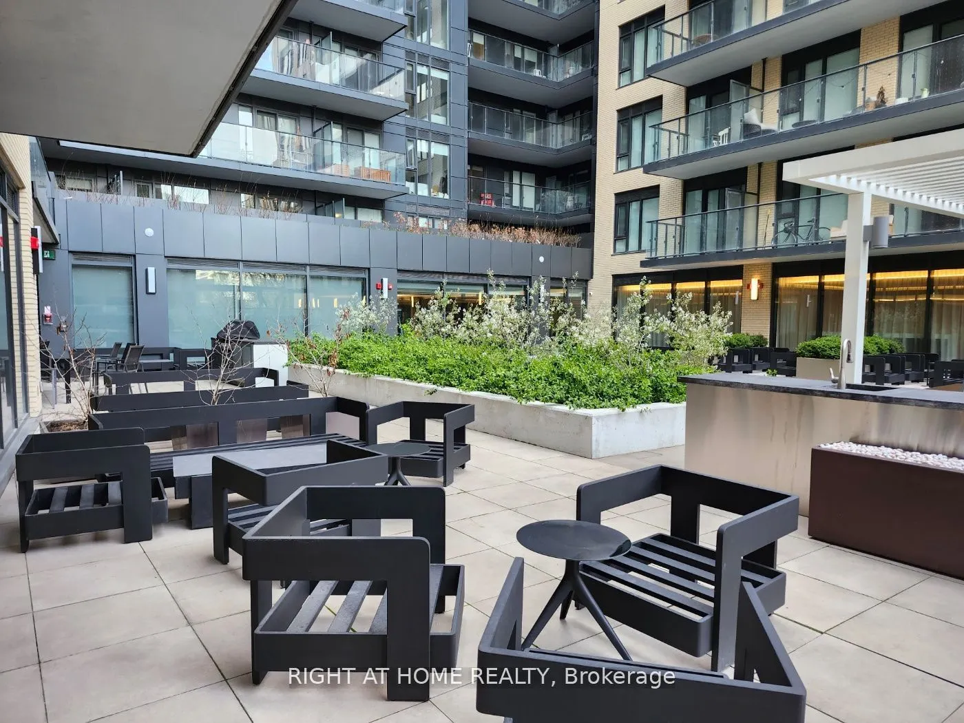 543 Richmond Street W #221