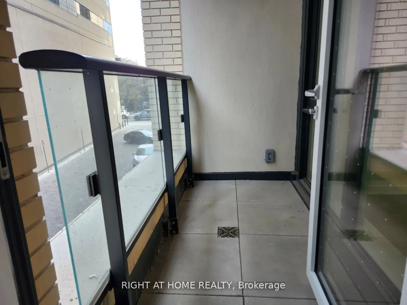543 Richmond Street W #221