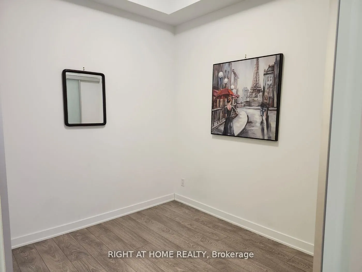 543 Richmond Street W #221