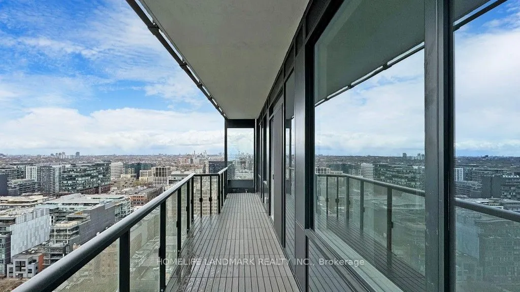 480 Front Street W #2004