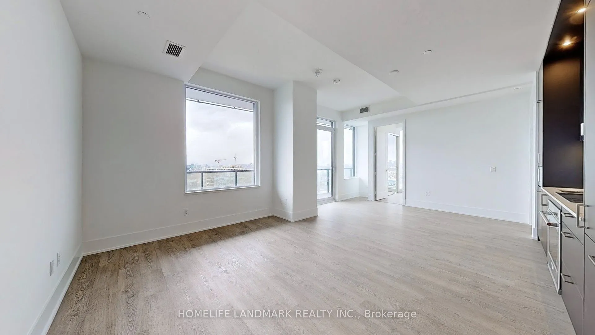 480 Front Street W #2004