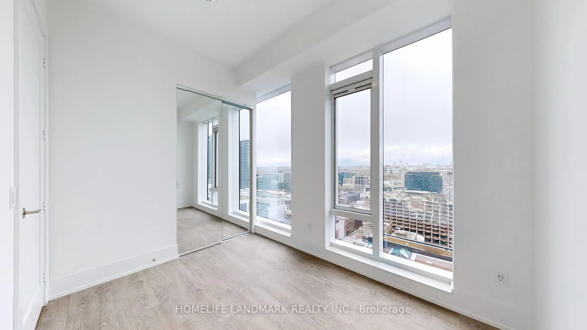 480 Front Street W #2004