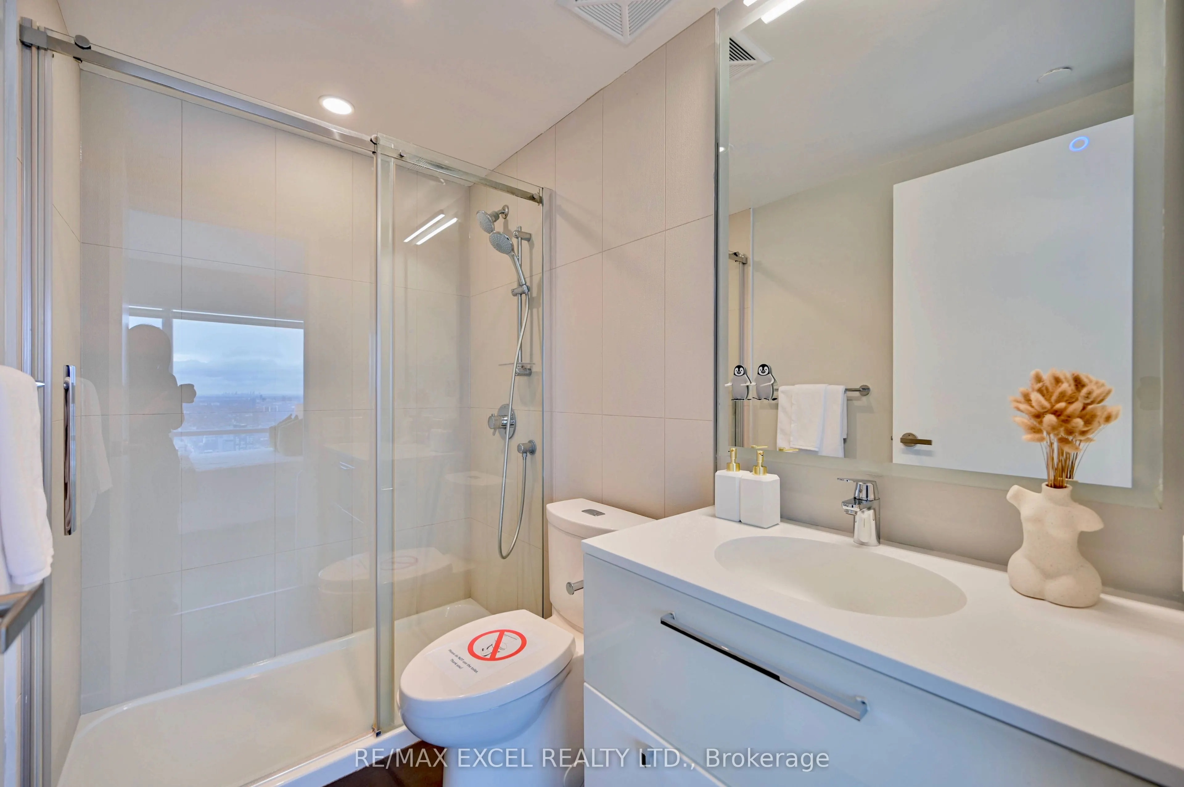 15 Grenville Street #5004