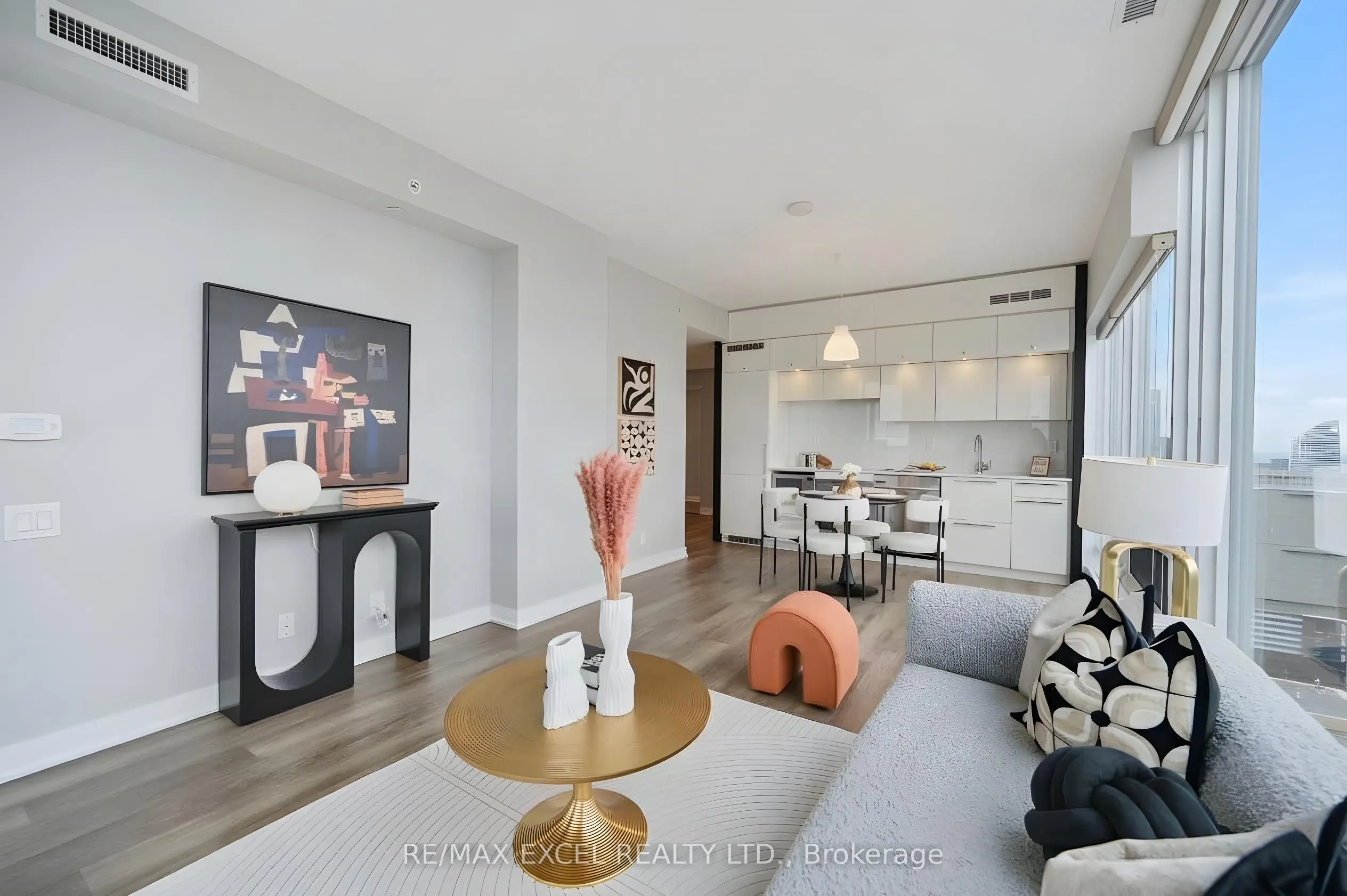 15 Grenville Street #5004