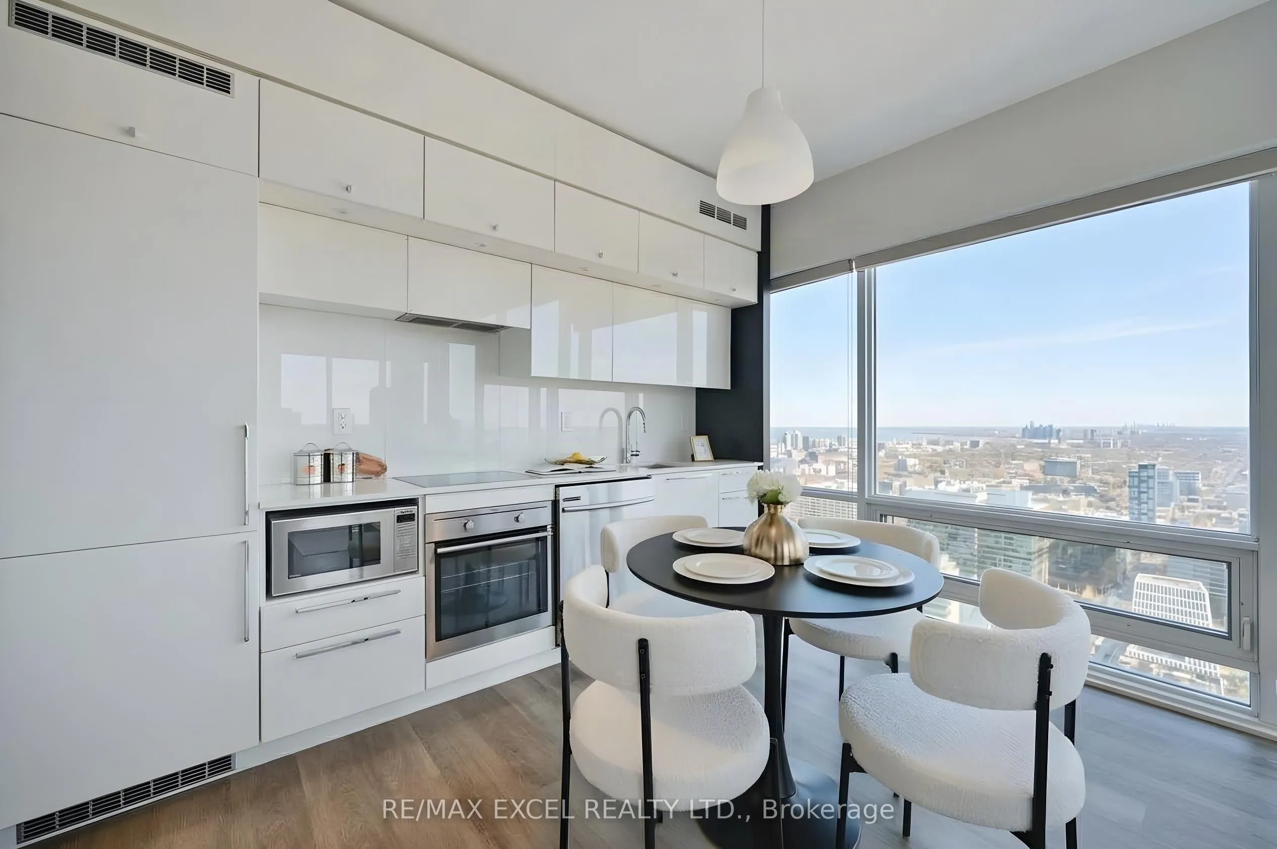 15 Grenville Street #5004