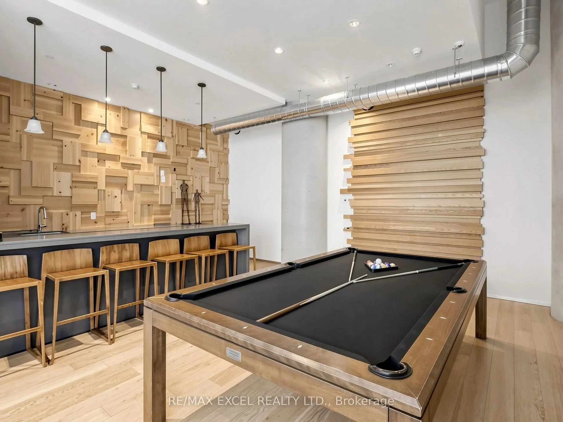 15 Grenville Street #5004