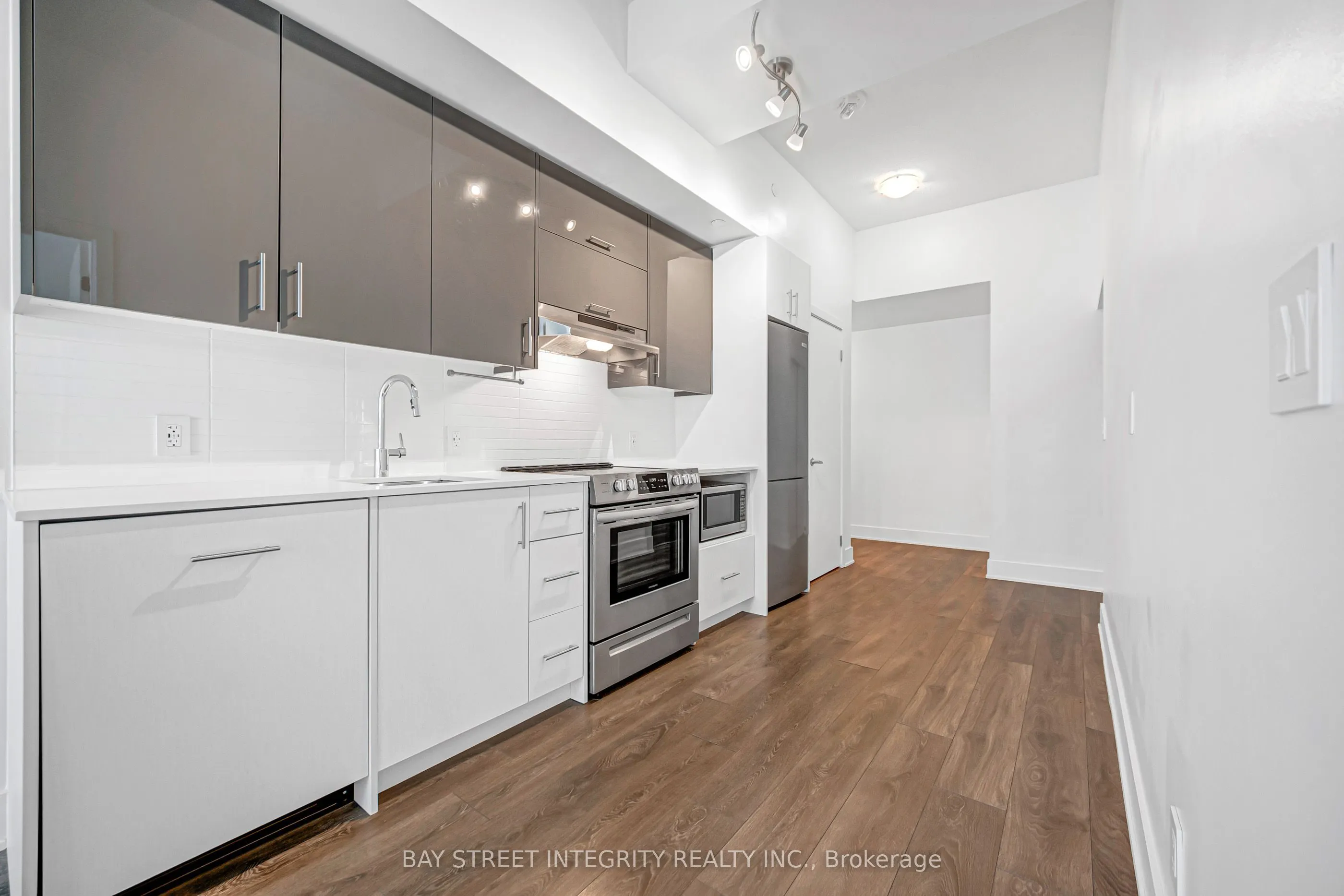 188 Fairview Mall Drive #801