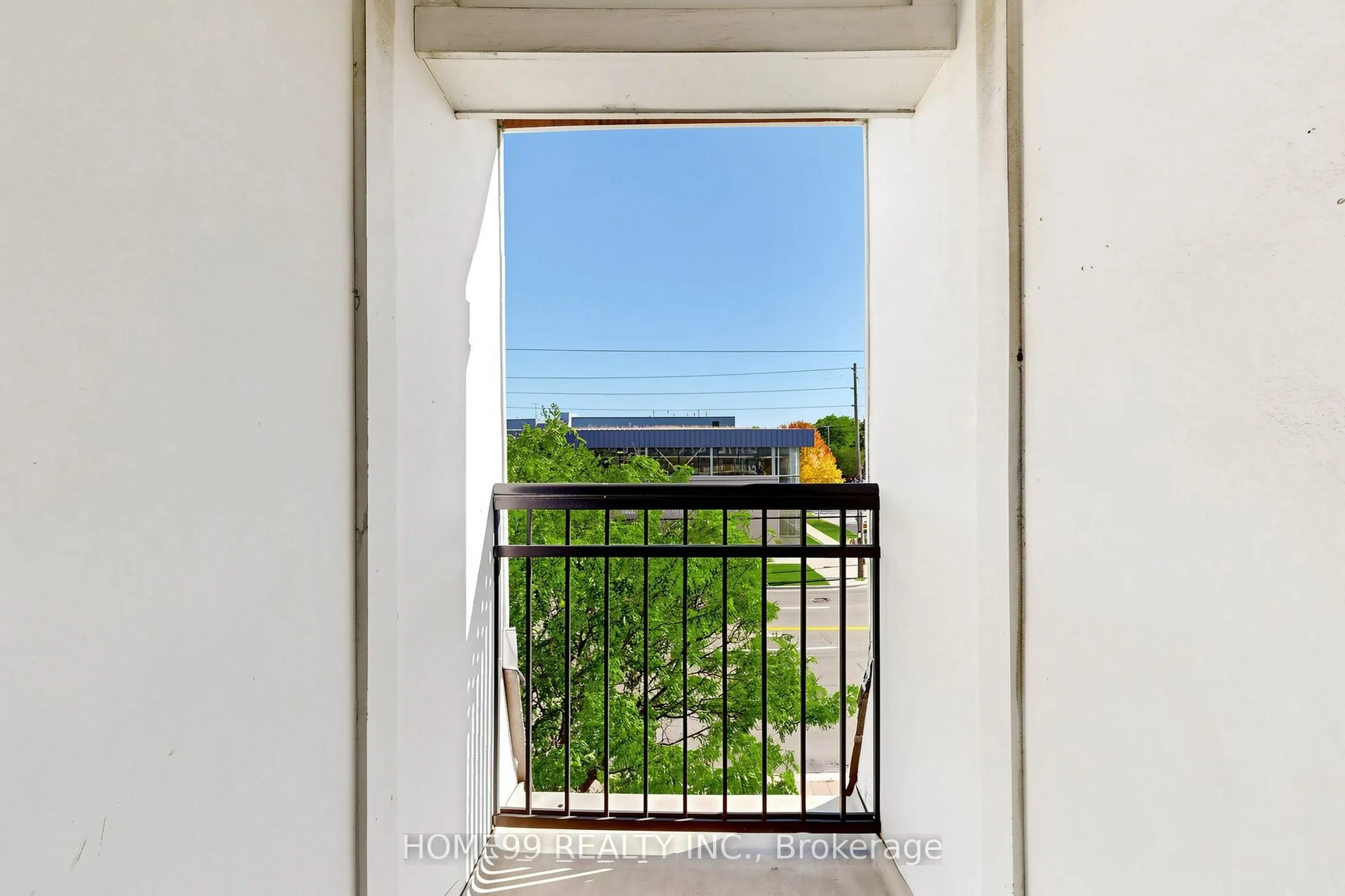 136A Finch Avenue W