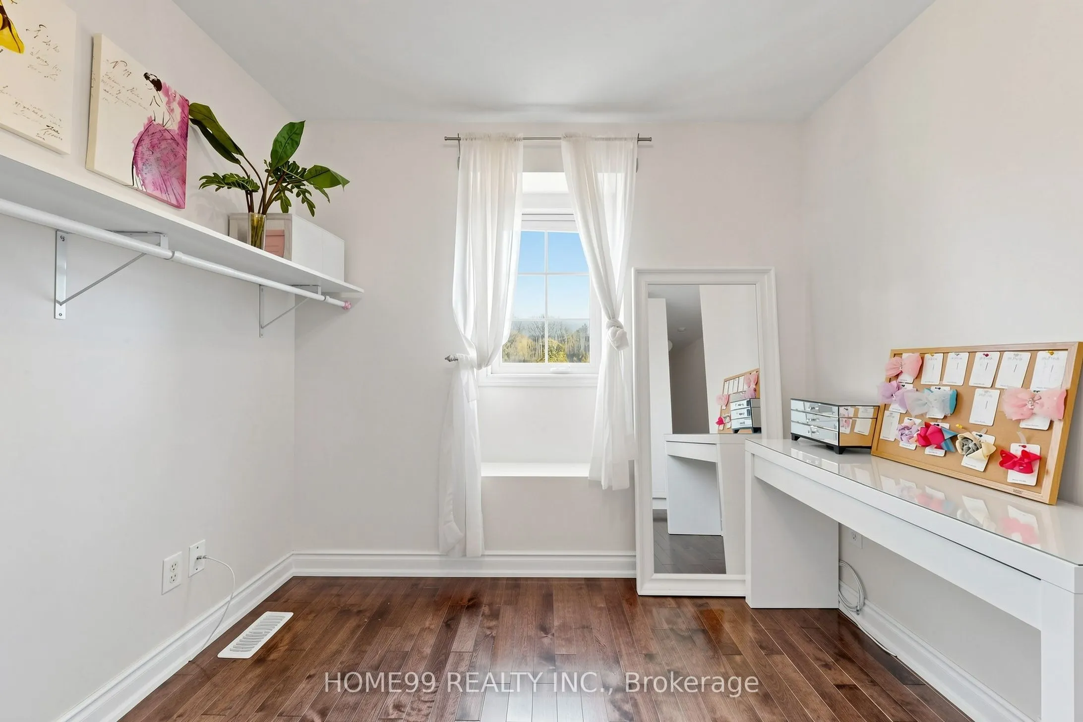136A Finch Avenue W