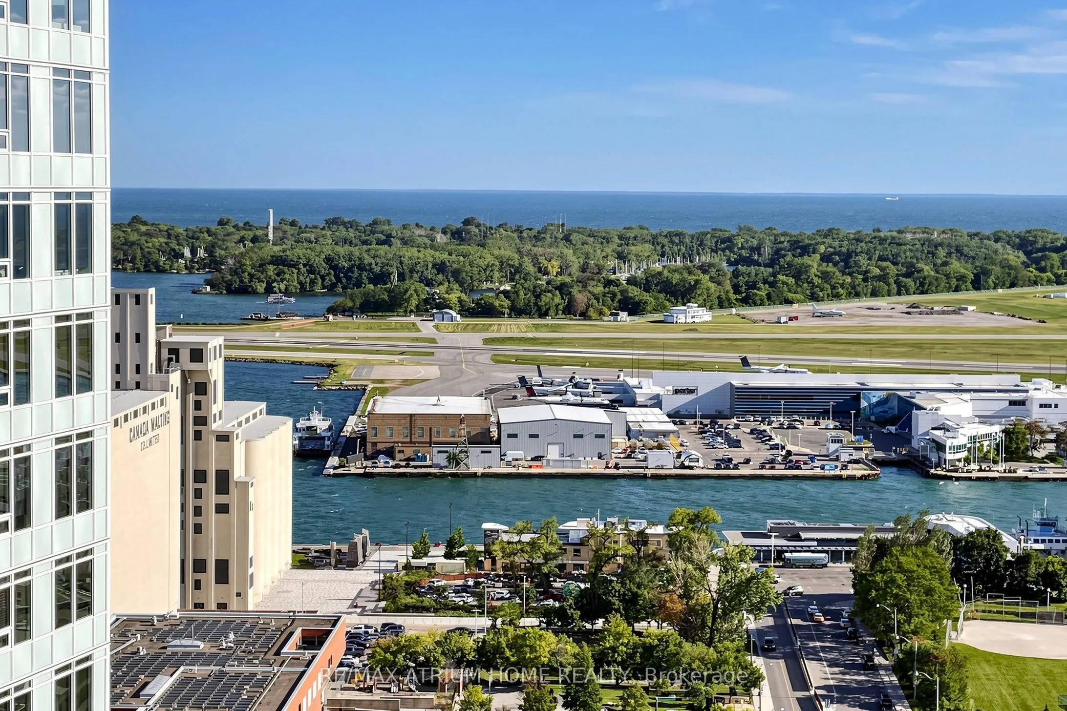 19 Bathurst Street #3206