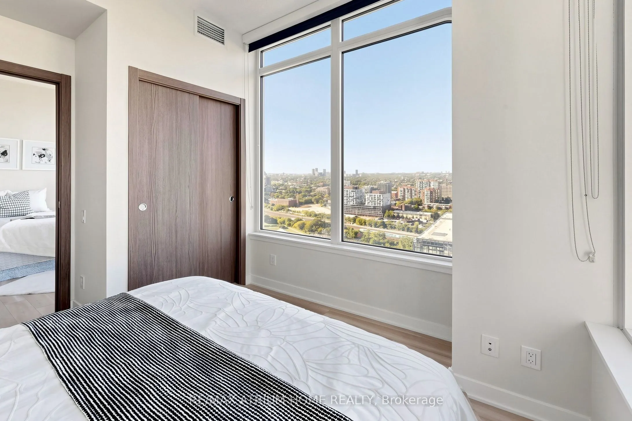 19 Bathurst Street #3206