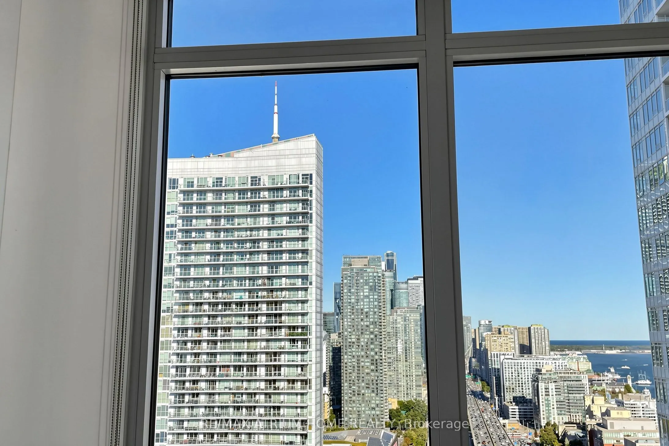 19 Bathurst Street #3206